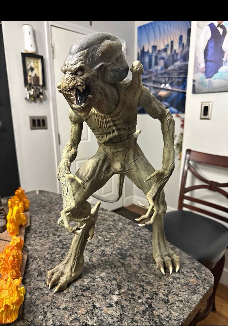 *RARE* PUMPKIN HEAD. 19inch. In excellent condition.
