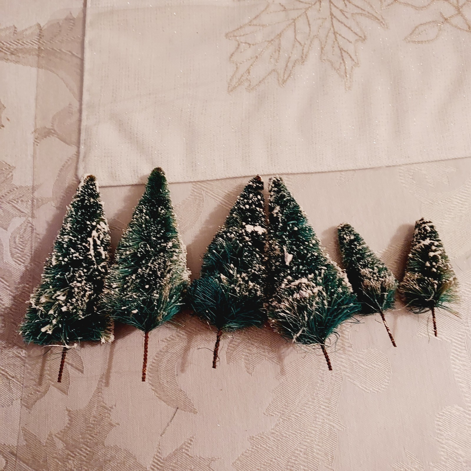 Vintage Miniature Bottle Brush Trees with No Bases Snow Flocked Green Blue Vintage Miniature Bottle Brush Trees with No Bases Snow Flocked Green Blue