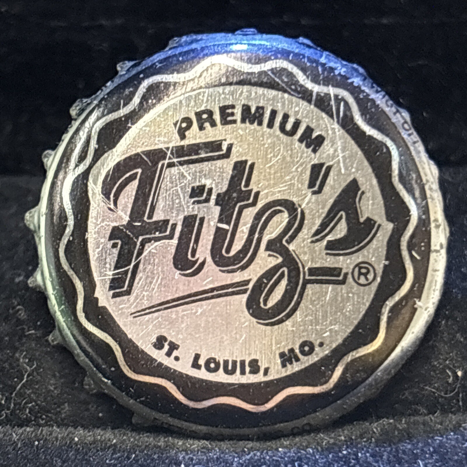 Vintage Fitz’s Original Bottle Cap Vinyl Back #198 Vintage Fitz’s Original Bottle Cap Vinyl Back #198
