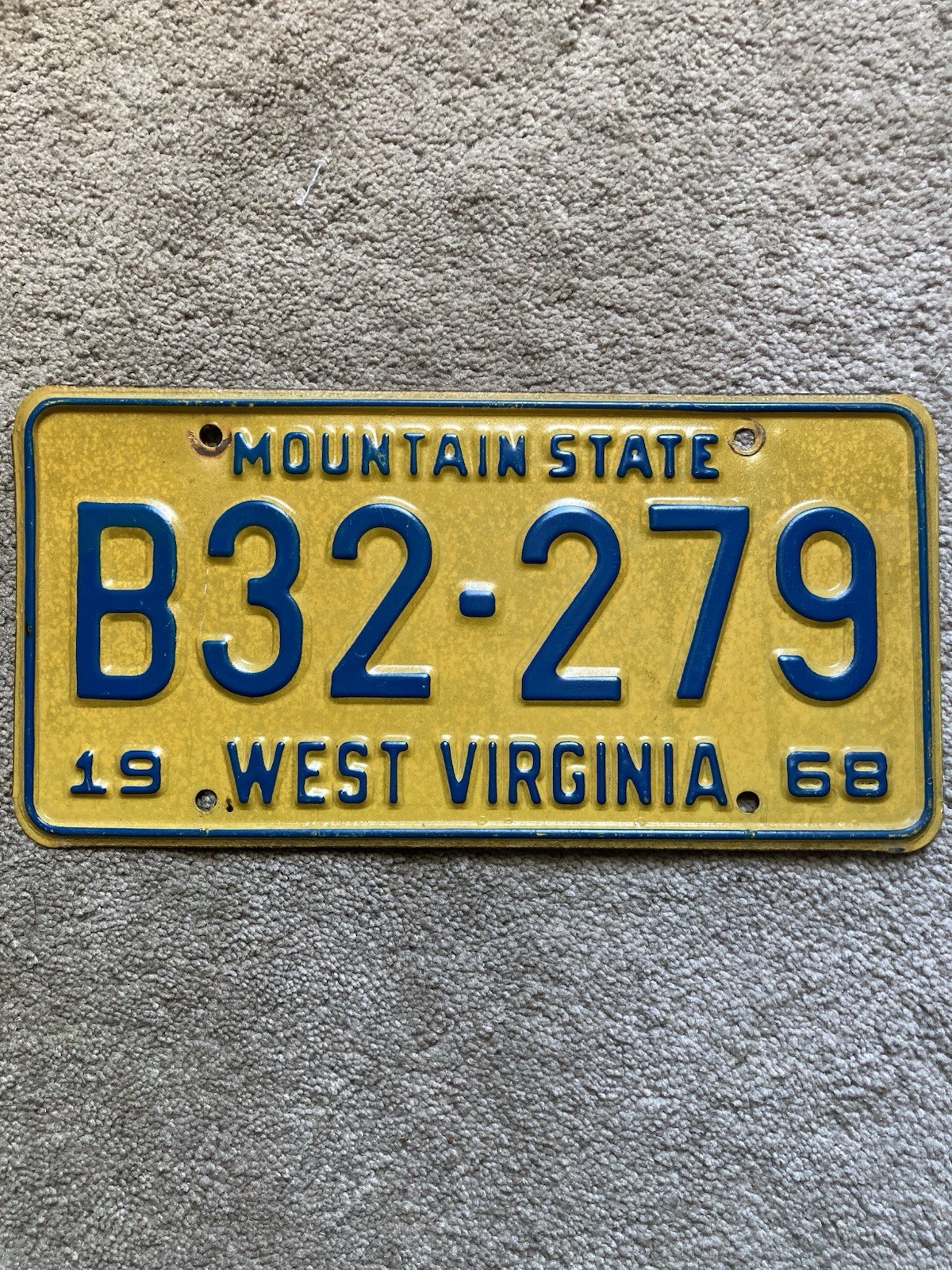 1968 West Virginia License Plate - B32 279 - Nice 1968 West Virginia License Plate - B32 279 - Nice