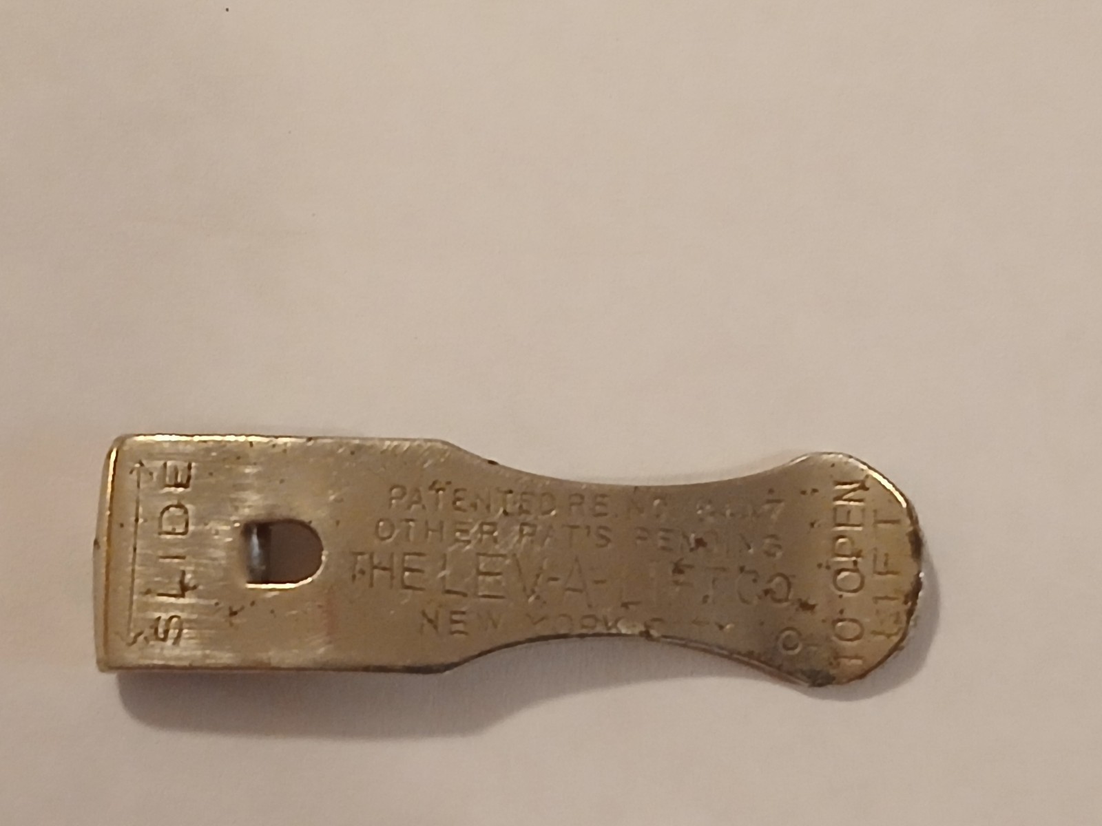Vintage LEV-A-LIFT Co. NYC Slide To Open Metal Tobacco Tin Key Vintage LEV-A-LIFT Co. NYC Slide To Open Metal Tobacco Tin Key