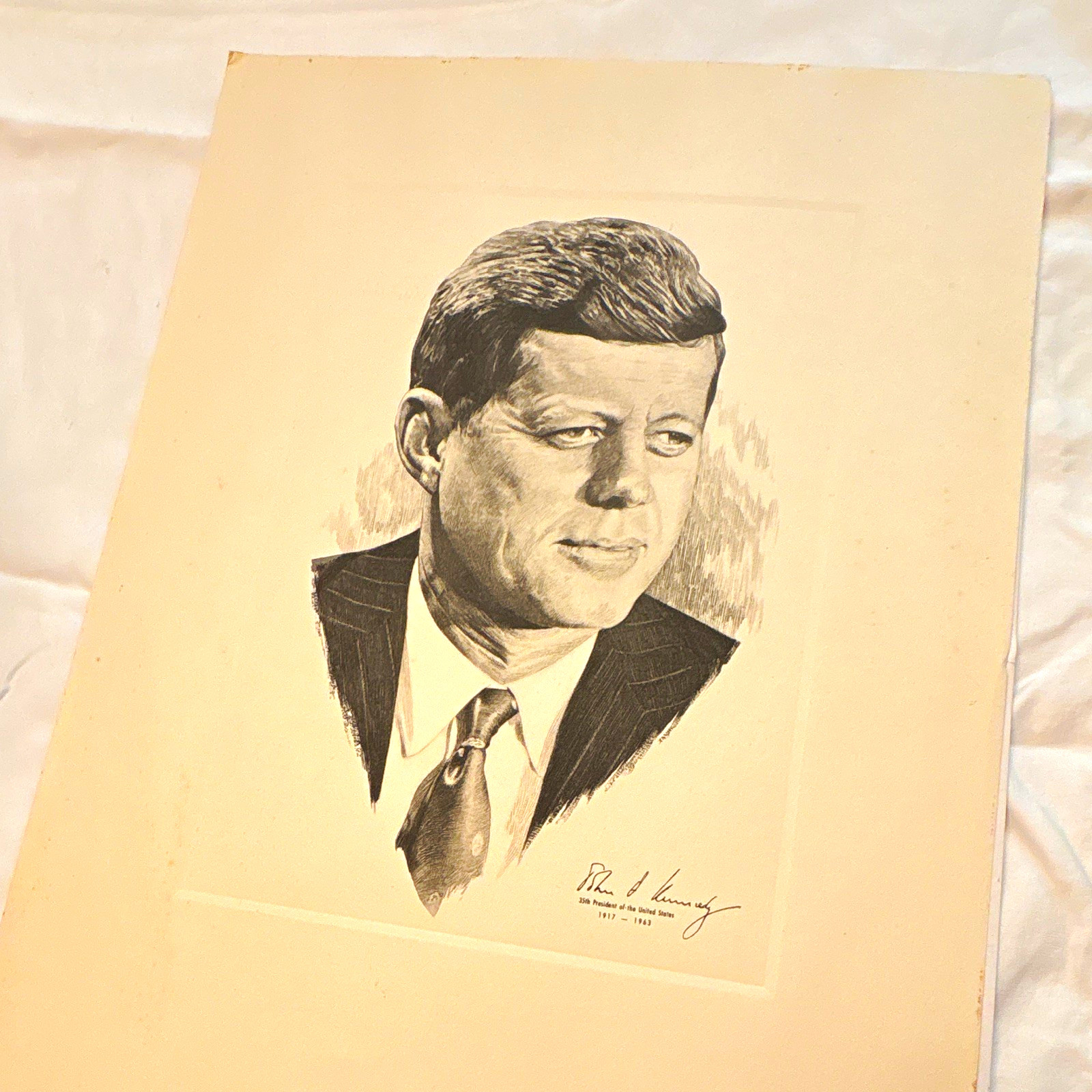 John F. Kennedy Portrait Print on Paper with Printed Signature, U.S. 1961-63 John F. Kennedy Portrait Print on Paper with Printed Signature, U.S. 1961-63