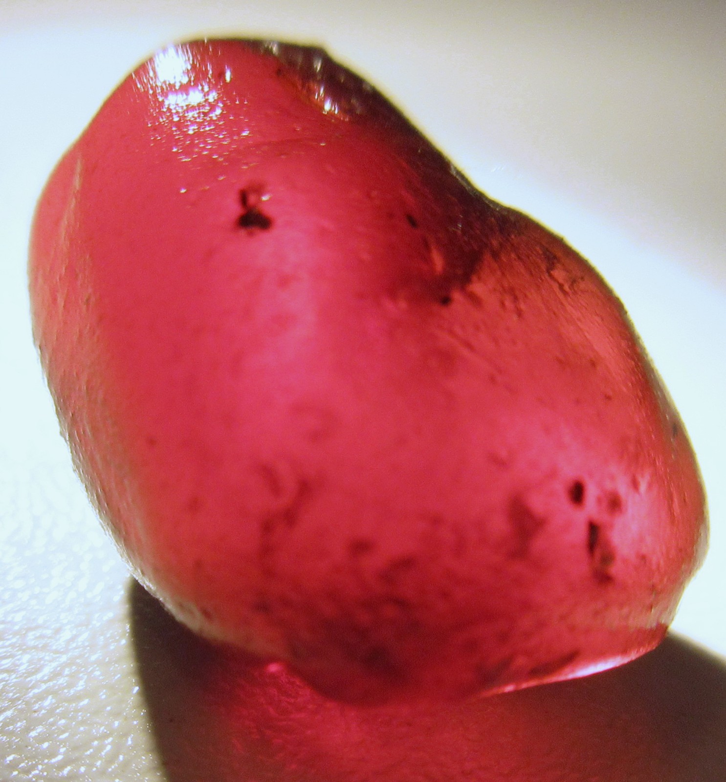 11.26 Ct Natural Rhodolite Garnet Clean Faceting Rough 11.26 Ct Natural Rhodolite Garnet Clean Faceting Rough
