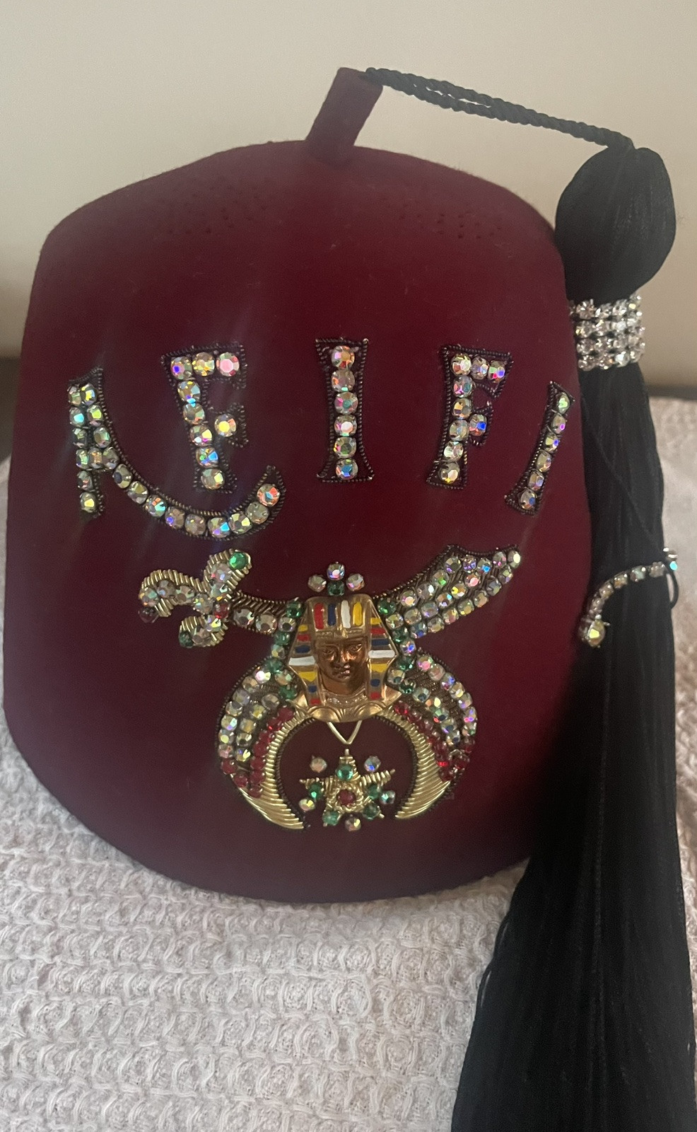 AFIFI RED FEZ HAT VINTAGE MASONIC FREEMASON SHRINER TACOMA WA Includes CASE AFIFI RED FEZ HAT VINTAGE MASONIC FREEMASON SHRINER TACOMA WA Includes CASE