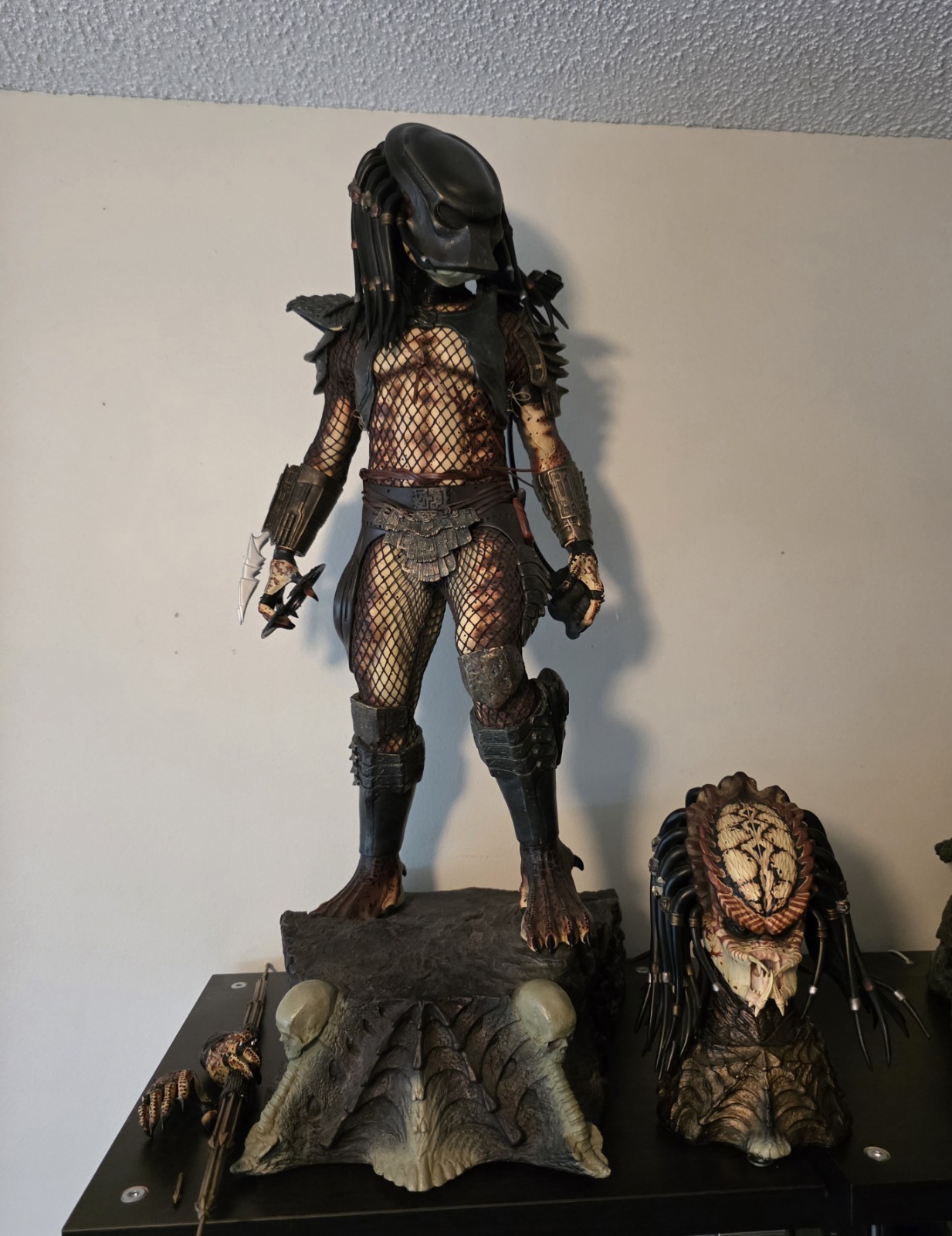 Sideshow collectibles City Hunter predator maquette 1/4th scale statue Sideshow collectibles City Hunter predator maquette 1/4th scale statue