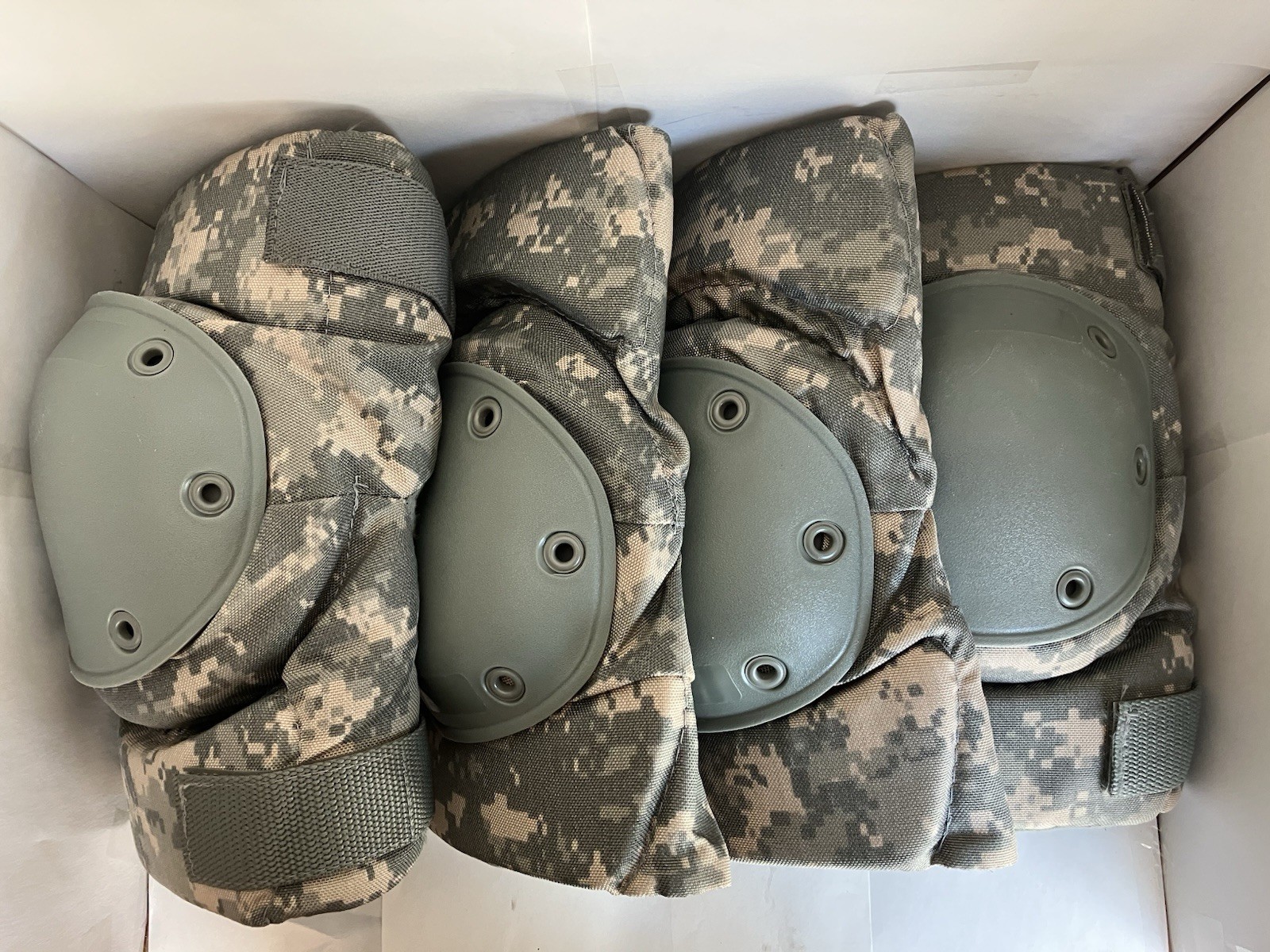 TWO SETS MILITARY KNEE PADS TWO SETS MILITARY KNEE PADS
