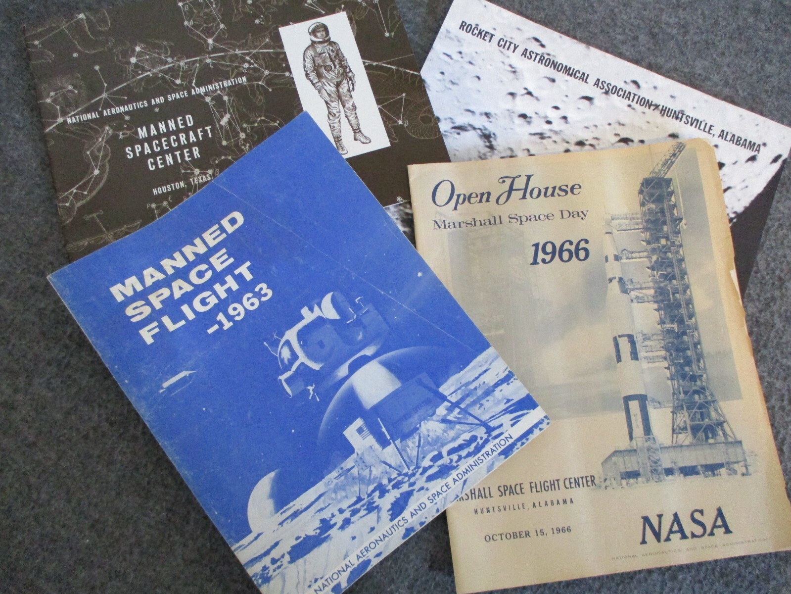 NASA APOLLO MANNED SPACE FLIGHT ILLUSTRATED BOOKS + 1966 SPACE DAY OPEN HOUSE++ NASA APOLLO MANNED SPACE FLIGHT ILLUSTRATED BOOKS + 1966 SPACE DAY OPEN HOUSE++