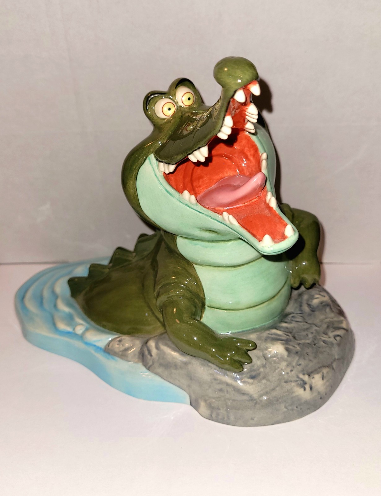 2002 ROYAL DOULTON DISNEY SHOWCASE COLLECTION TIC TOC CROC HANDMADE/PAINTED RET 2002 ROYAL DOULTON DISNEY SHOWCASE COLLECTION TIC TOC CROC HANDMADE/PAINTED RET