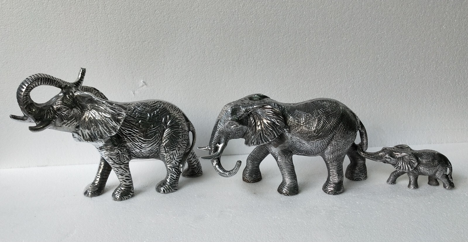 METAL ELEPHANT Family set of 3 Pcs Statue Figurine Sculpture METAL ELEPHANT Family set of 3 Pcs Statue Figurine Sculpture