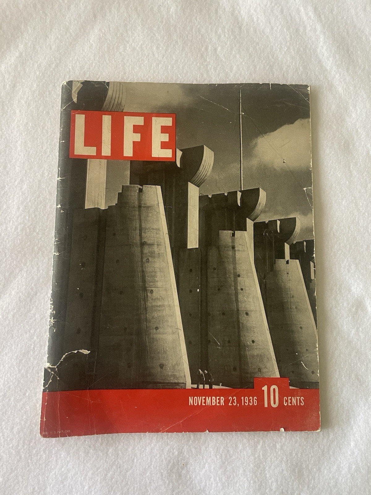 Life Magazine First Issue November 23, 1936 Vol. 1 No. 1, Full size Life Magazine First Issue November 23, 1936 Vol. 1 No. 1, Full size