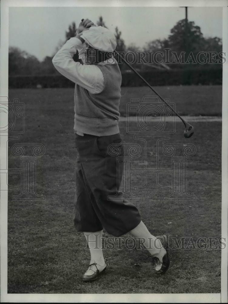 1933 Press Photo Everett Lindsay golfs at National Southpaw Golf Tournament 1933 Press Photo Everett Lindsay golfs at National Southpaw Golf Tournament