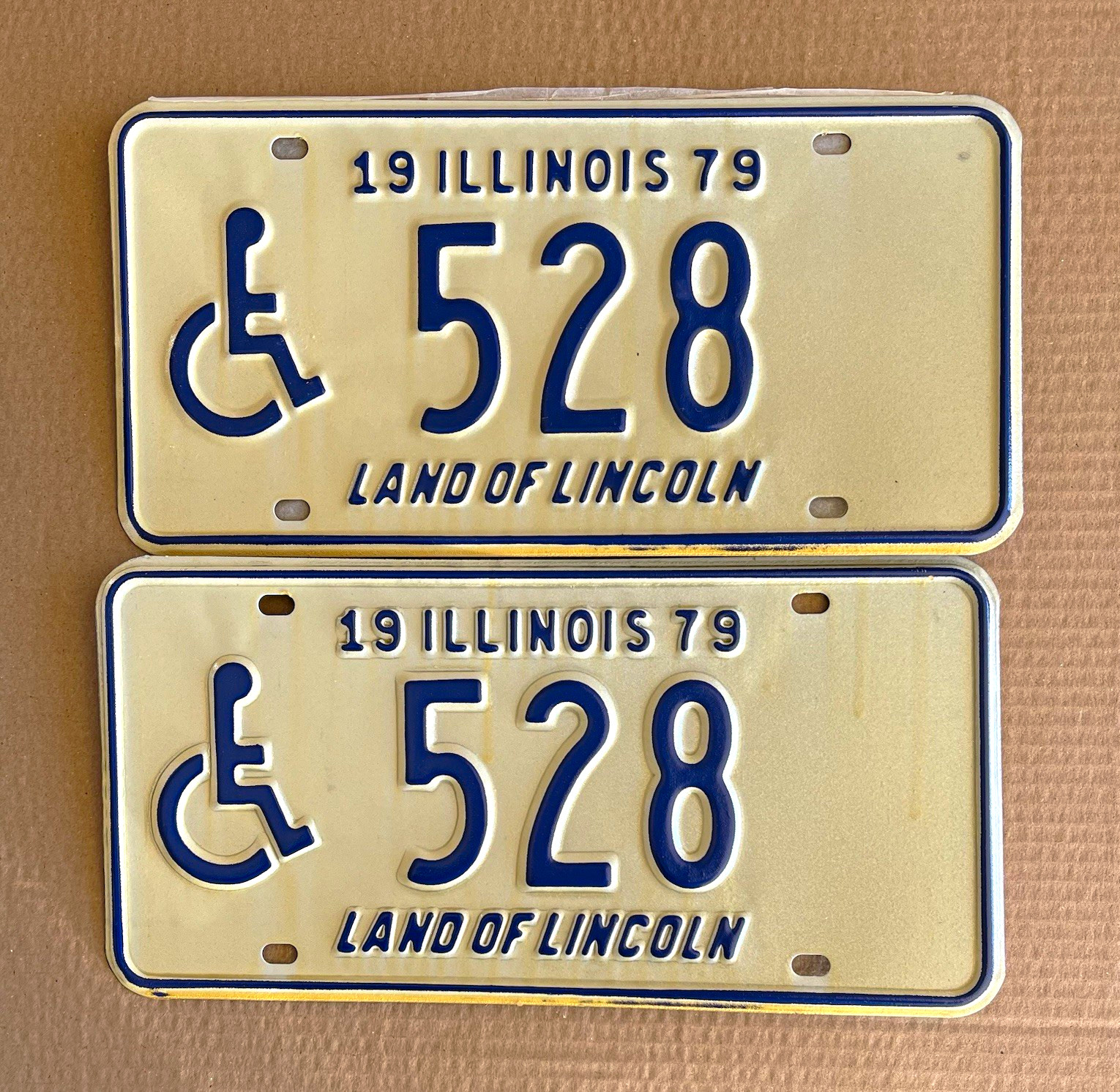 1979 Pair Illinois Handicapped License Plate 528 w/ Original Envelope 1979 Pair Illinois Handicapped License Plate 528 w/ Original Envelope