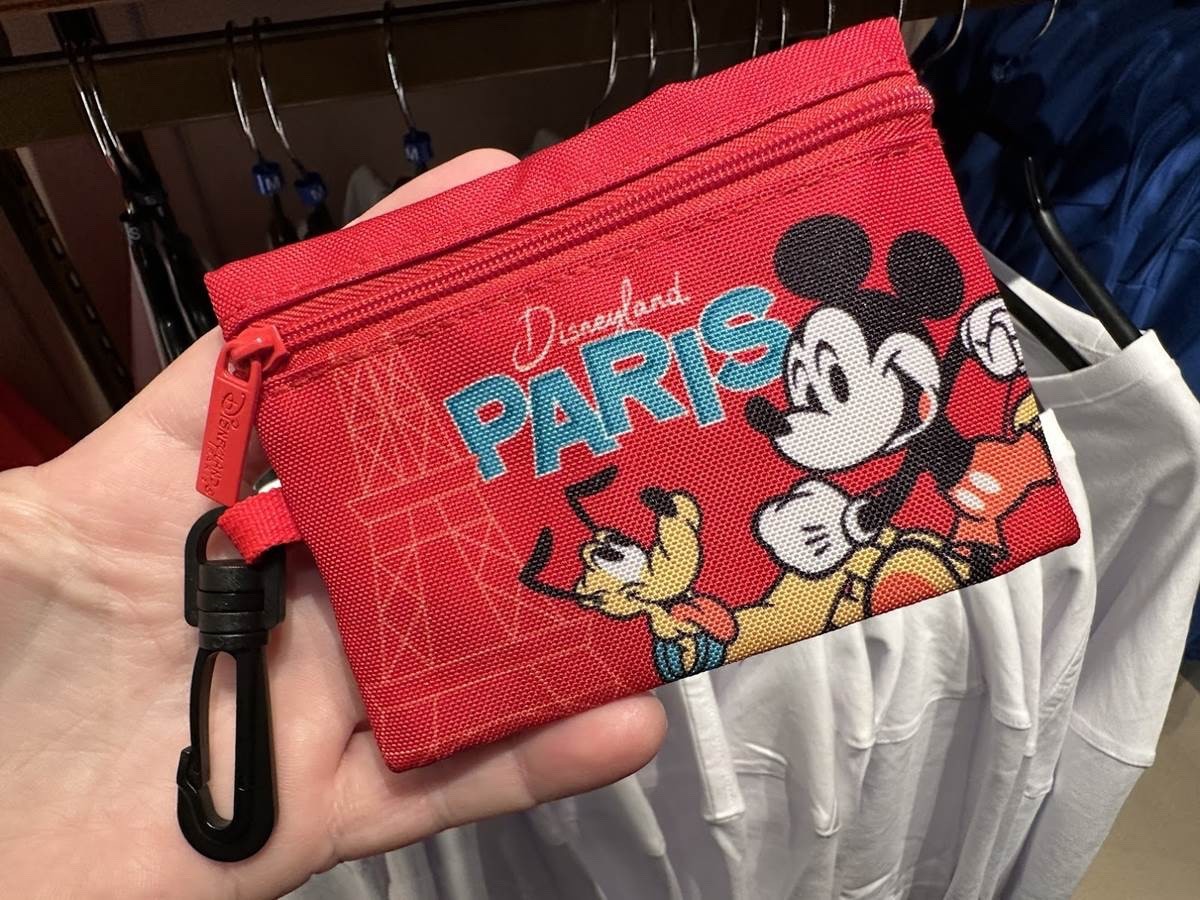 Disneyland Paris wallet with clear pouch for ID. Brand New, Never used. Disneyland Paris wallet with clear pouch for ID. Brand New, Never used.