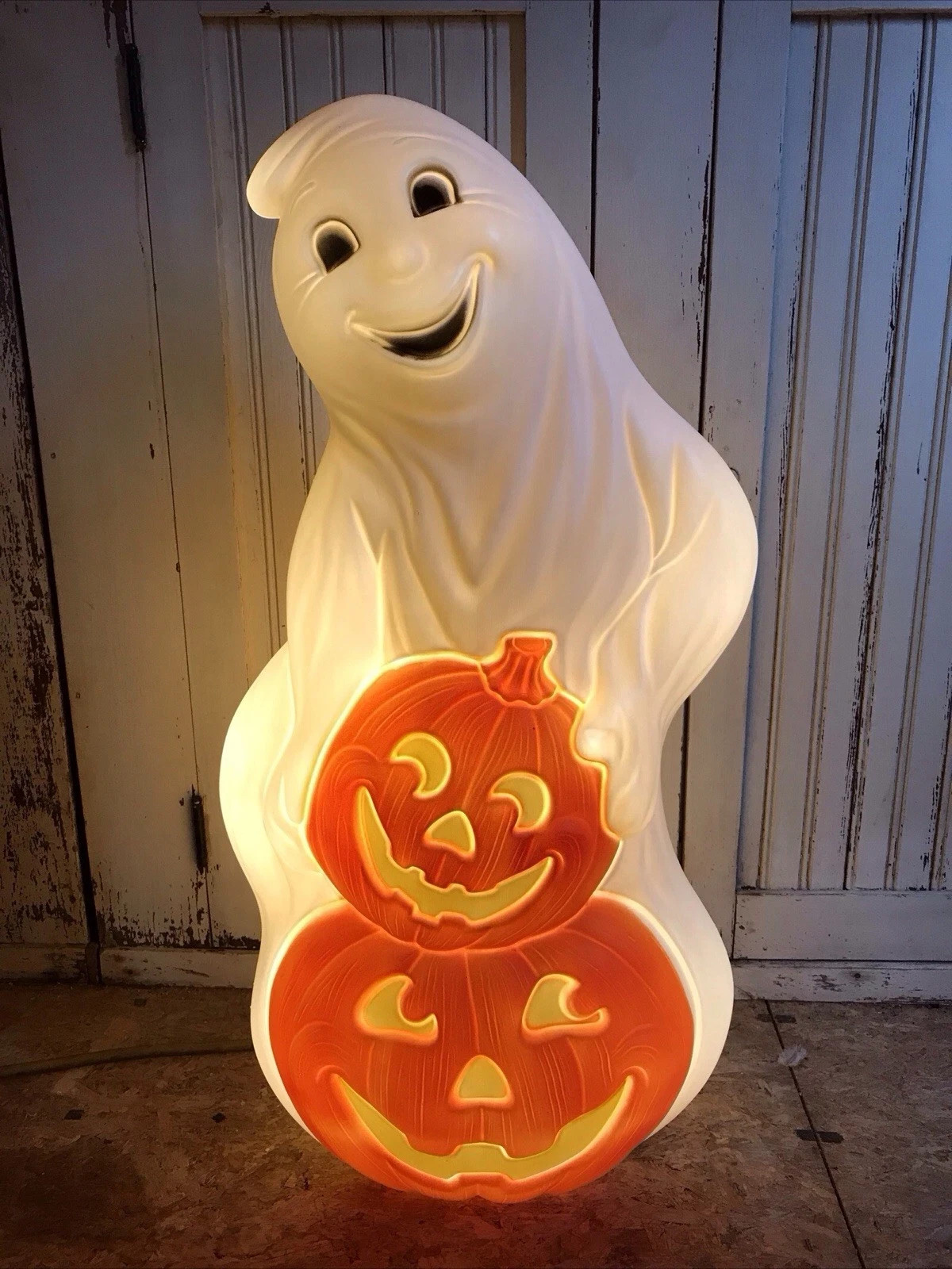 Blow Mold Halloween Ghost With Orange Pumpkins Light Up USA Made 31” Blow Mold Halloween Ghost With Orange Pumpkins Light Up USA Made 31”
