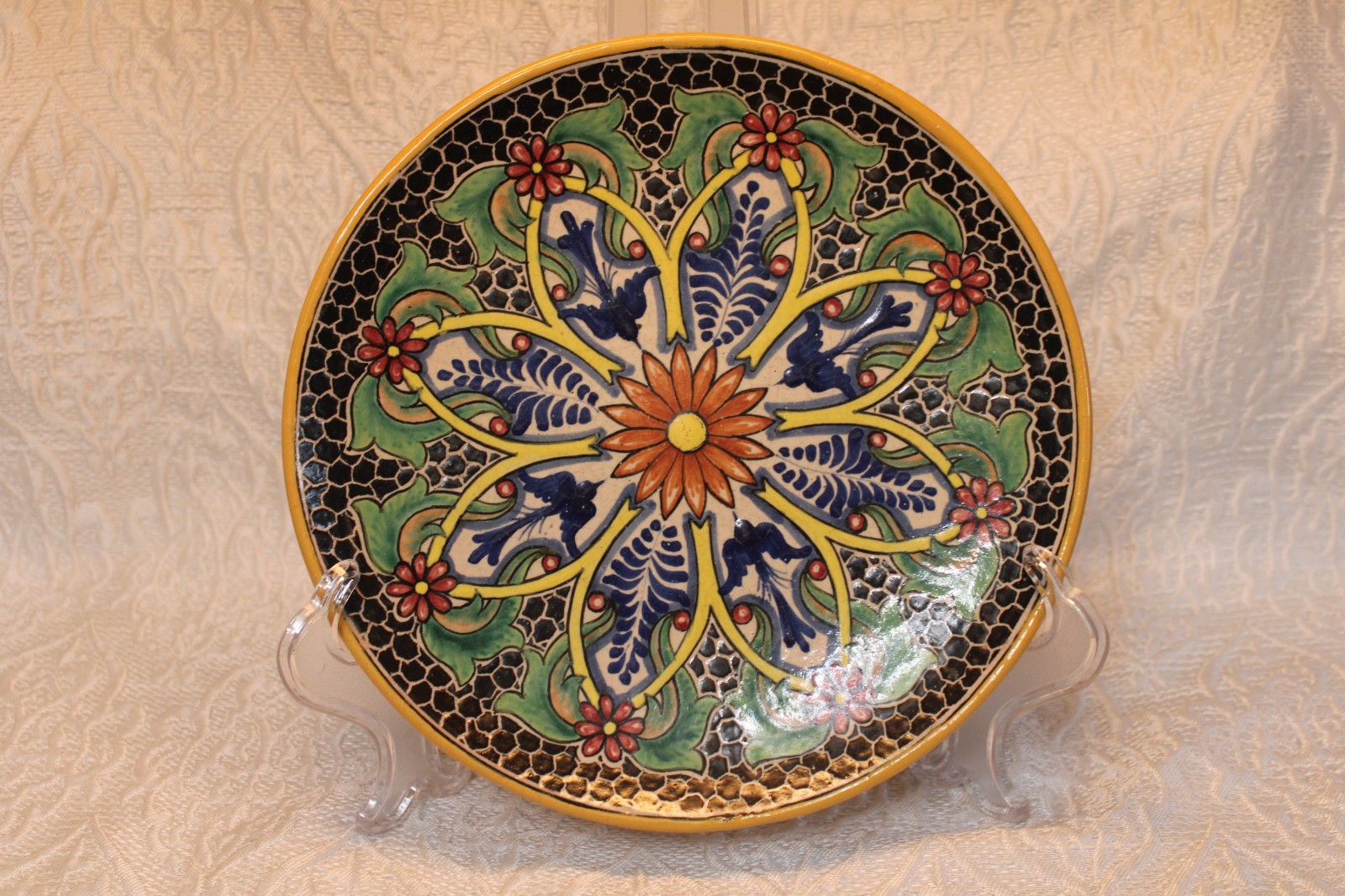 Pueblo Me'x CA Talavera Pottery Plate Hand Painted and Signed. Pueblo Me'x CA Talavera Pottery Plate Hand Painted and Signed.