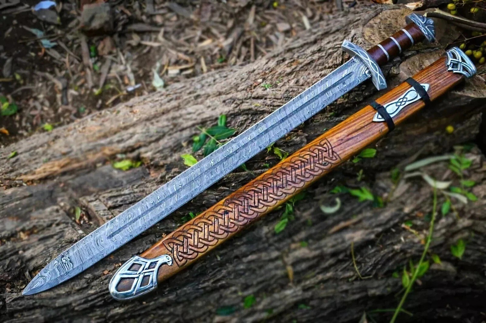 Hand Forged Damascus steel Viking Sword Sharp / Battle Ready Medieval Sword