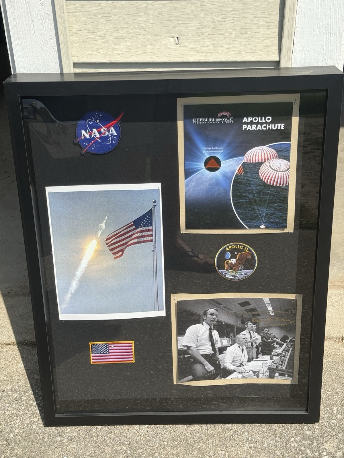 Gene Kranz signature. NASA Apollo 11 items Parachute piece Apollo 11 Patch Gene Kranz signature. NASA Apollo 11 items Parachute piece Apollo 11 Patch