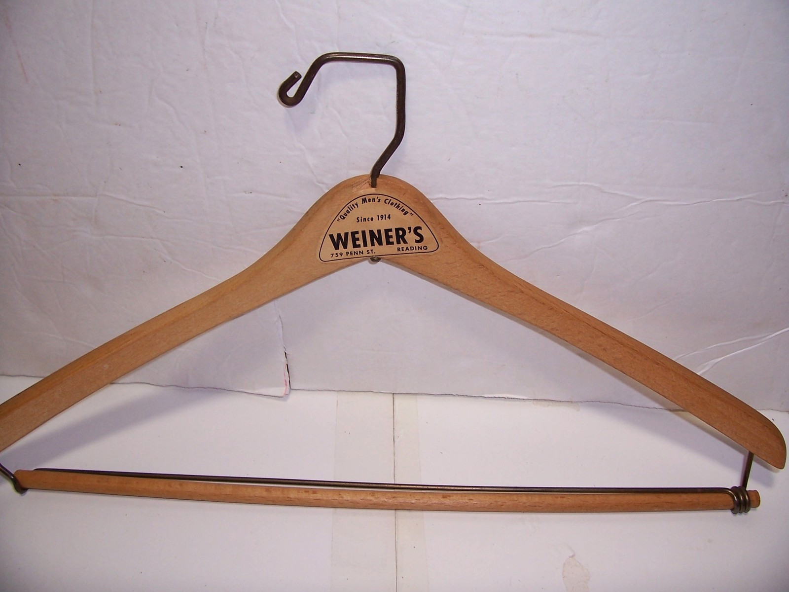 VTG WOODEN CLOTHES HANGER WEINER\'S QUALITY MEN\'S CLOTHING READING PA ADVERTISING