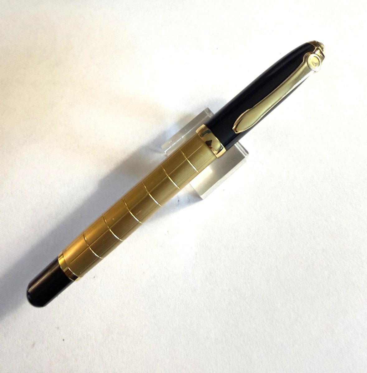 NEW Gold Fountain Pen Gold trim.  FINE smooth two tone gold plate nib.  SMOOTH