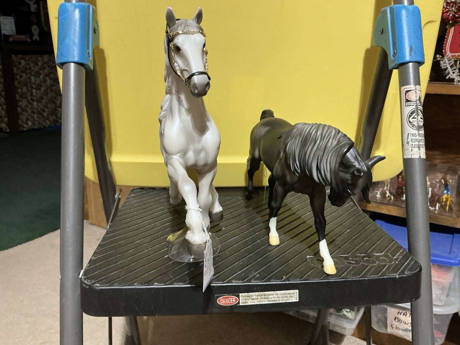 Breyer Smoke&Mirrors 2011 JC Penney Holiday SR Goffert Arabian Mare #410525 SET Breyer Smoke&Mirrors 2011 JC Penney Holiday SR Goffert Arabian Mare #410525 SET