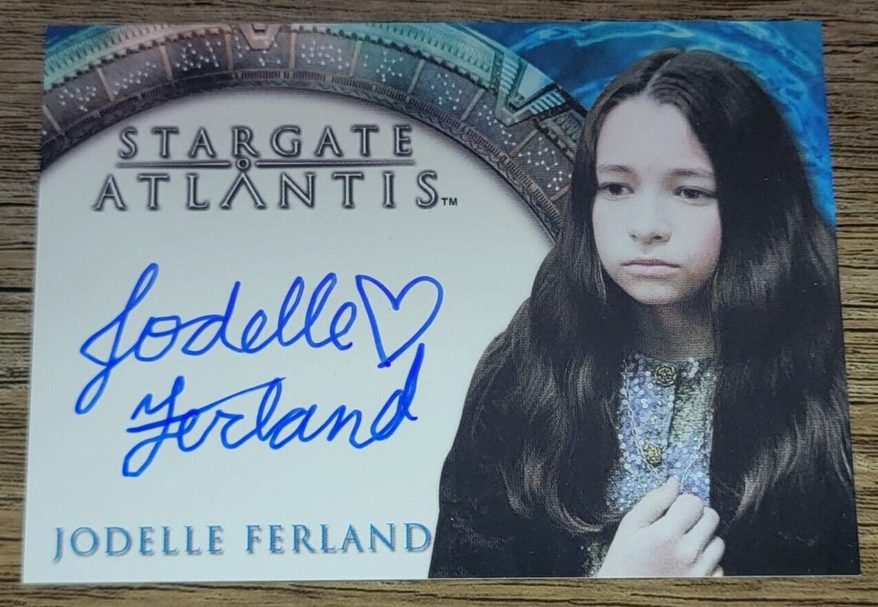 Stargate Atlantis Seasons 3 & 4 Jodelle Ferland as Harmony  Autograph
