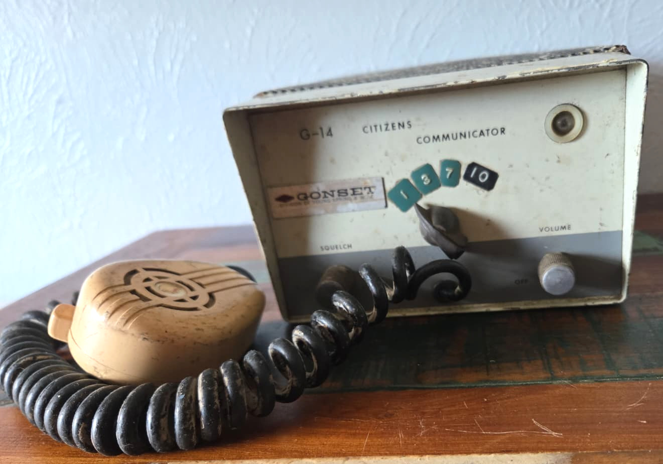 Vtg 1960 Gonset G-14 Citizens Communicator Tube CB Radio Mic All Knobs