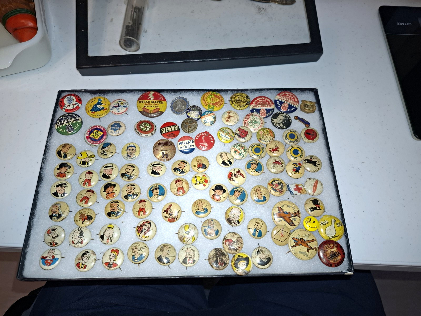Vintage Mixed Lot Pinback Buttons Cartoon/Comic & Advertising, Vintage Mixed Lot Pinback Buttons Cartoon/Comic & Advertising,