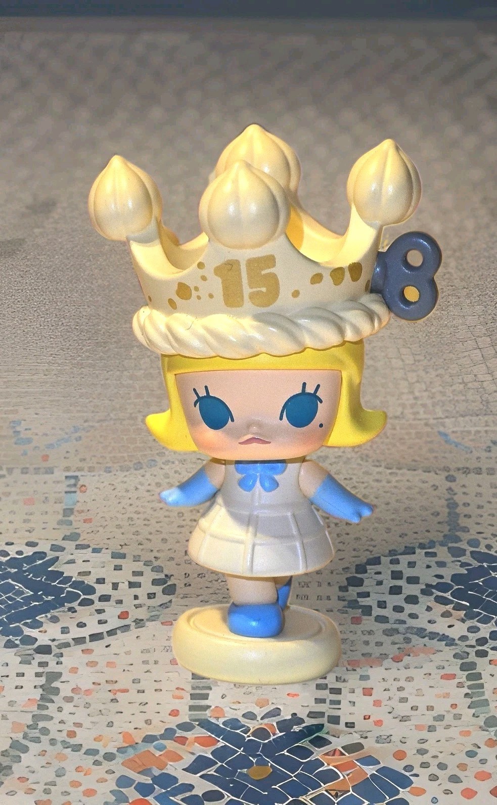 2025 POP MART (SECRET)  Molly Pop Bean Crown Coveted 15th ANNIVERSARY CONFIRMED