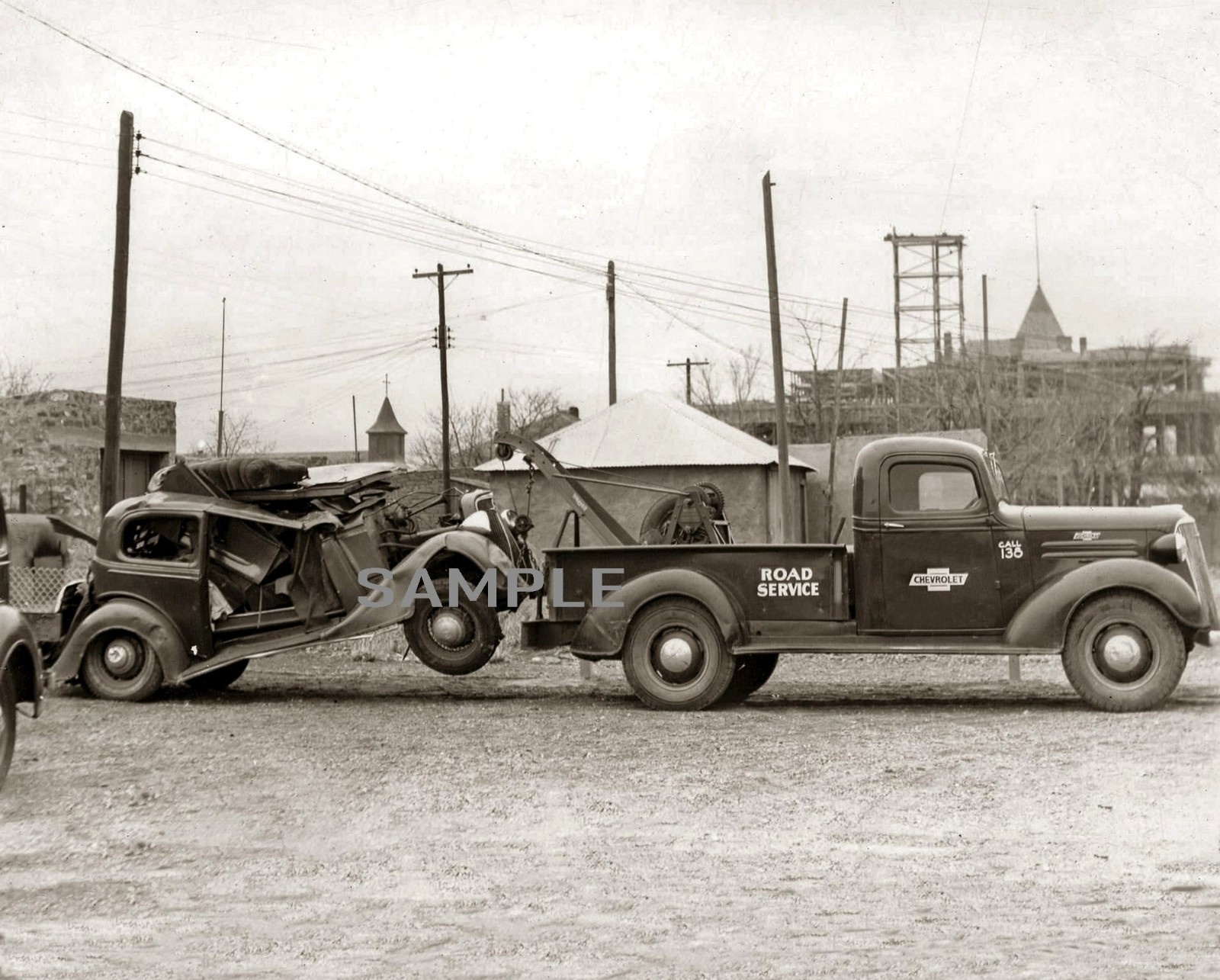 1930s CHEVY TOW TRUCK & WRECK Photo (213-d) 1930s CHEVY TOW TRUCK & WRECK Photo (213-d)
