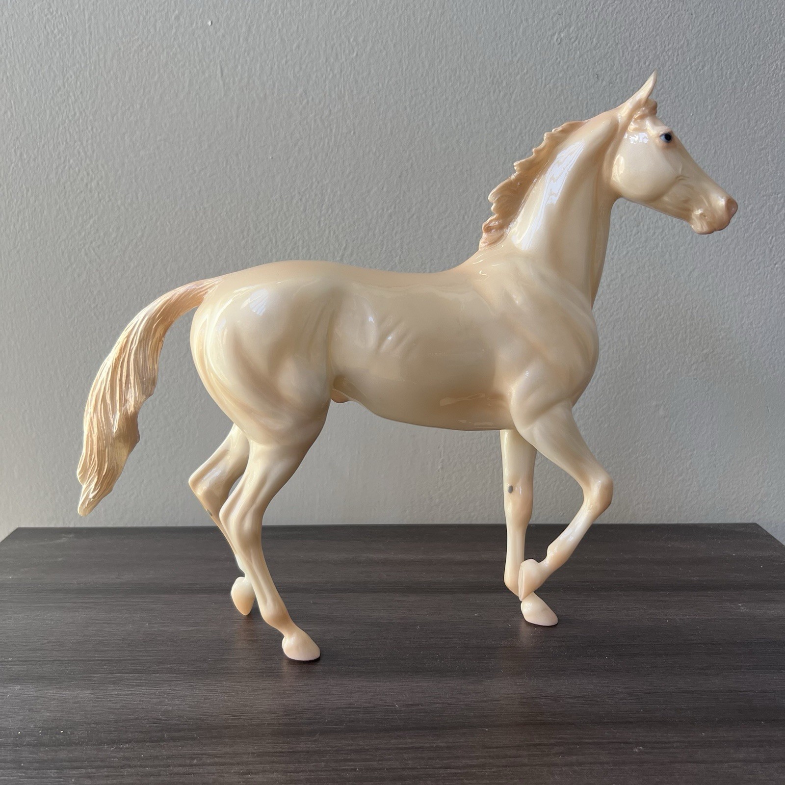 Breyer GLOSSY PERLINO QUELLE SURPRISE Breyerfest 2015 Special Run 120 Made Breyer GLOSSY PERLINO QUELLE SURPRISE Breyerfest 2015 Special Run 120 Made