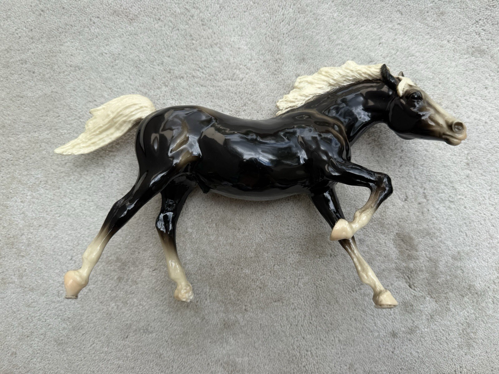 Vintage Breyer Horse #126 Glossy Charcoal Black Running Stallion Decorator 1970s Vintage Breyer Horse #126 Glossy Charcoal Black Running Stallion Decorator 1970s