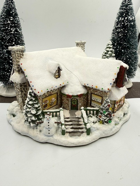 Hawthorne Village Thomas Kinkade Yuletide Bakery Illuminated Hand Painted Hawthorne Village Thomas Kinkade Yuletide Bakery Illuminated Hand Painted