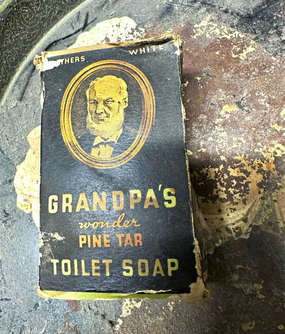 Grandpa's Wonder Pine Tar Toilet Soap Vintage Advertising Box with Soap Bar Grandpa's Wonder Pine Tar Toilet Soap Vintage Advertising Box with Soap Bar