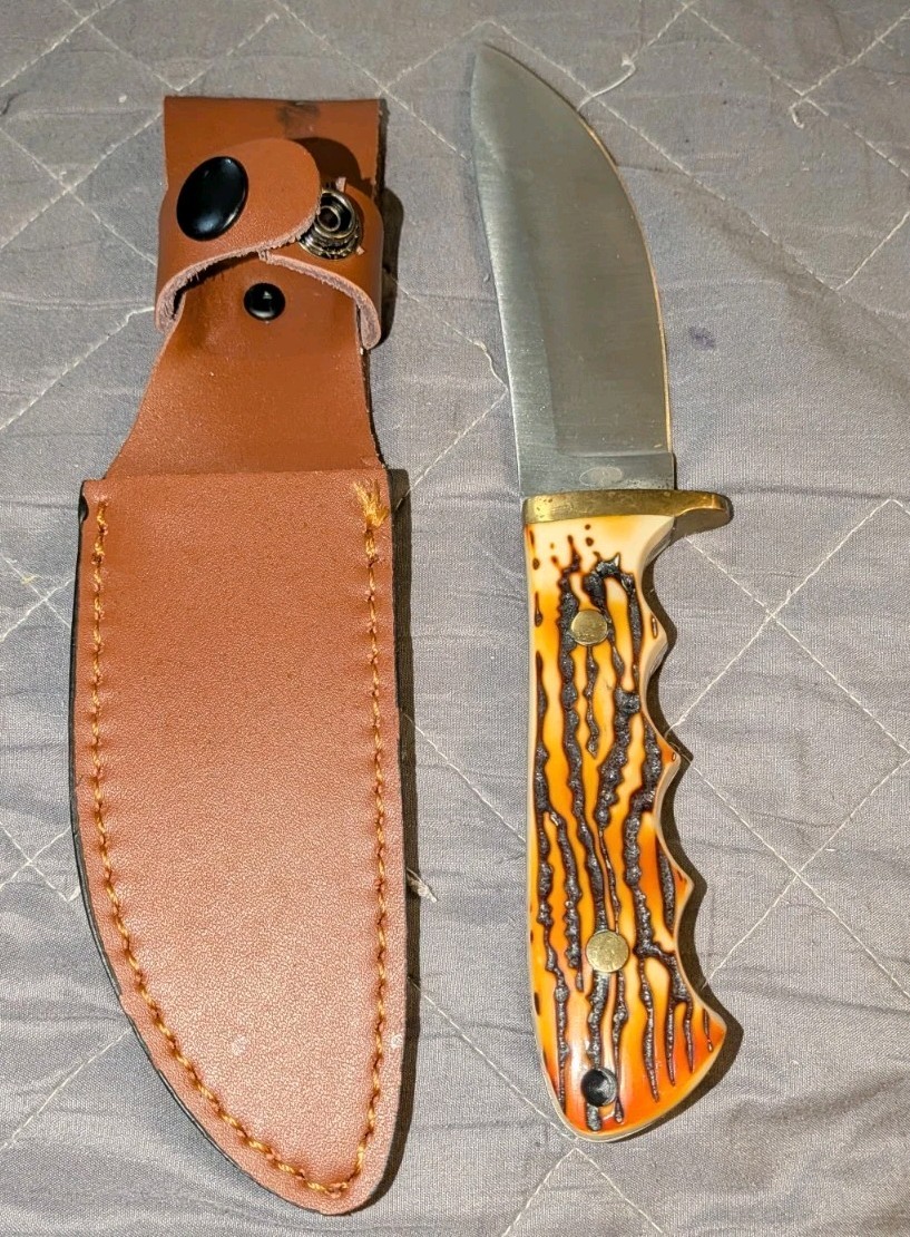 Mossy Oak Fixed Blade Hunting Knife 39206 Faux Stag Handle Leather Sheath Mossy Oak Fixed Blade Hunting Knife 39206 Faux Stag Handle Leather Sheath