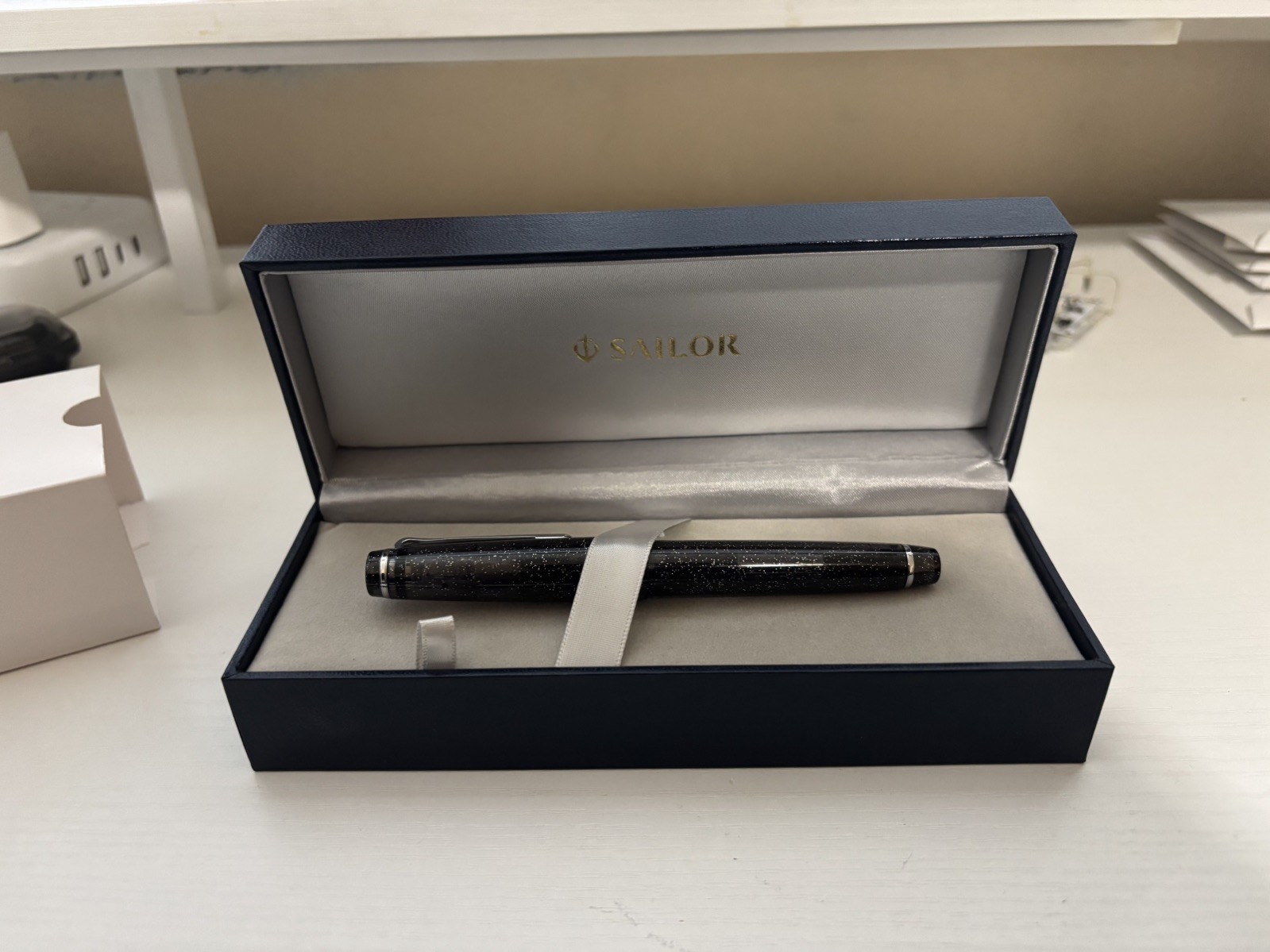 Sailor Pro Gear Slim (PGS) Celestial Gray 14k Gold MF Nib Sailor Pro Gear Slim (PGS) Celestial Gray 14k Gold MF Nib