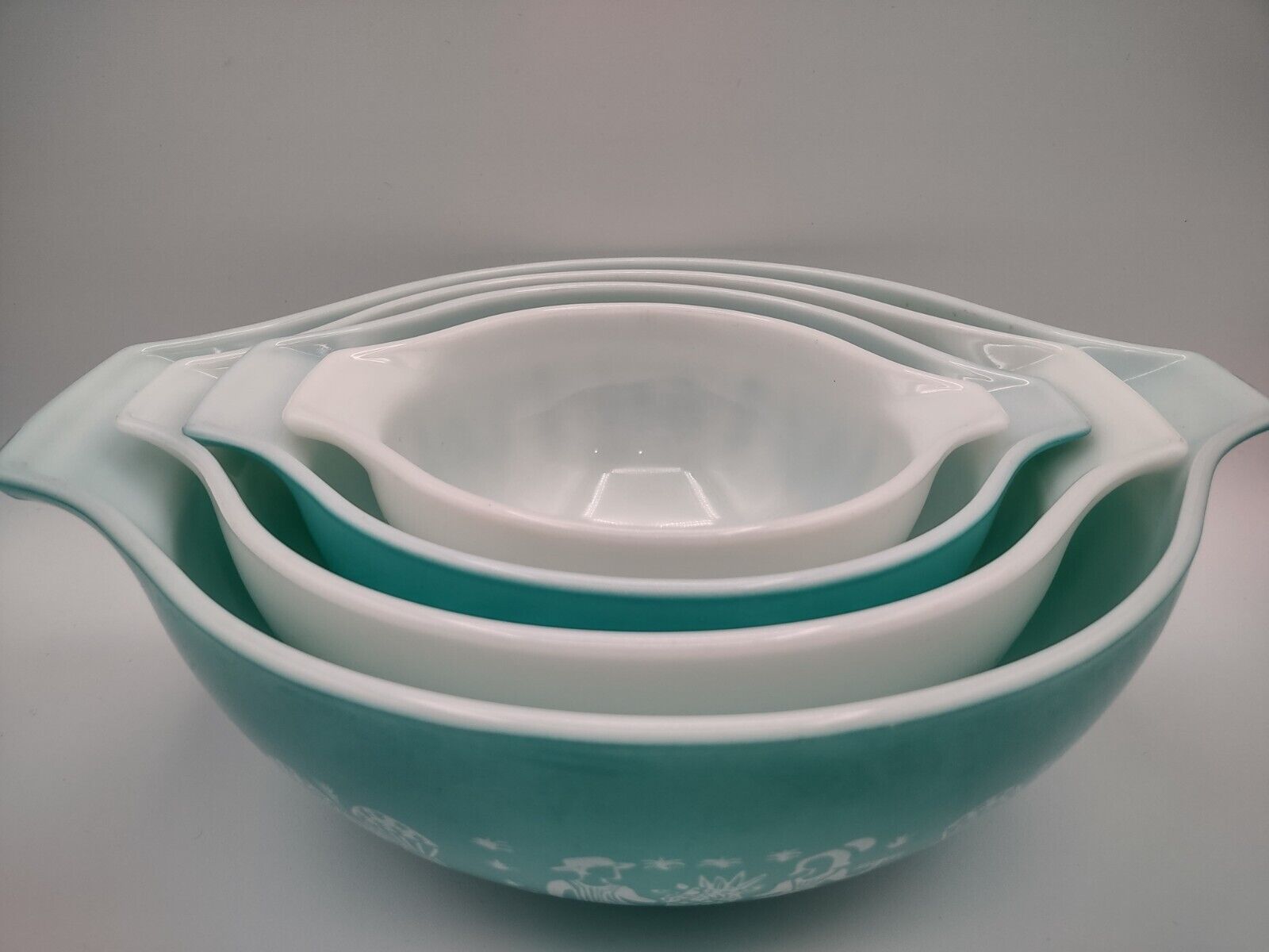 Vintage Pyrex Set of 4 Nesting Mixing Bowls Turquoise White Amish Butterprint
