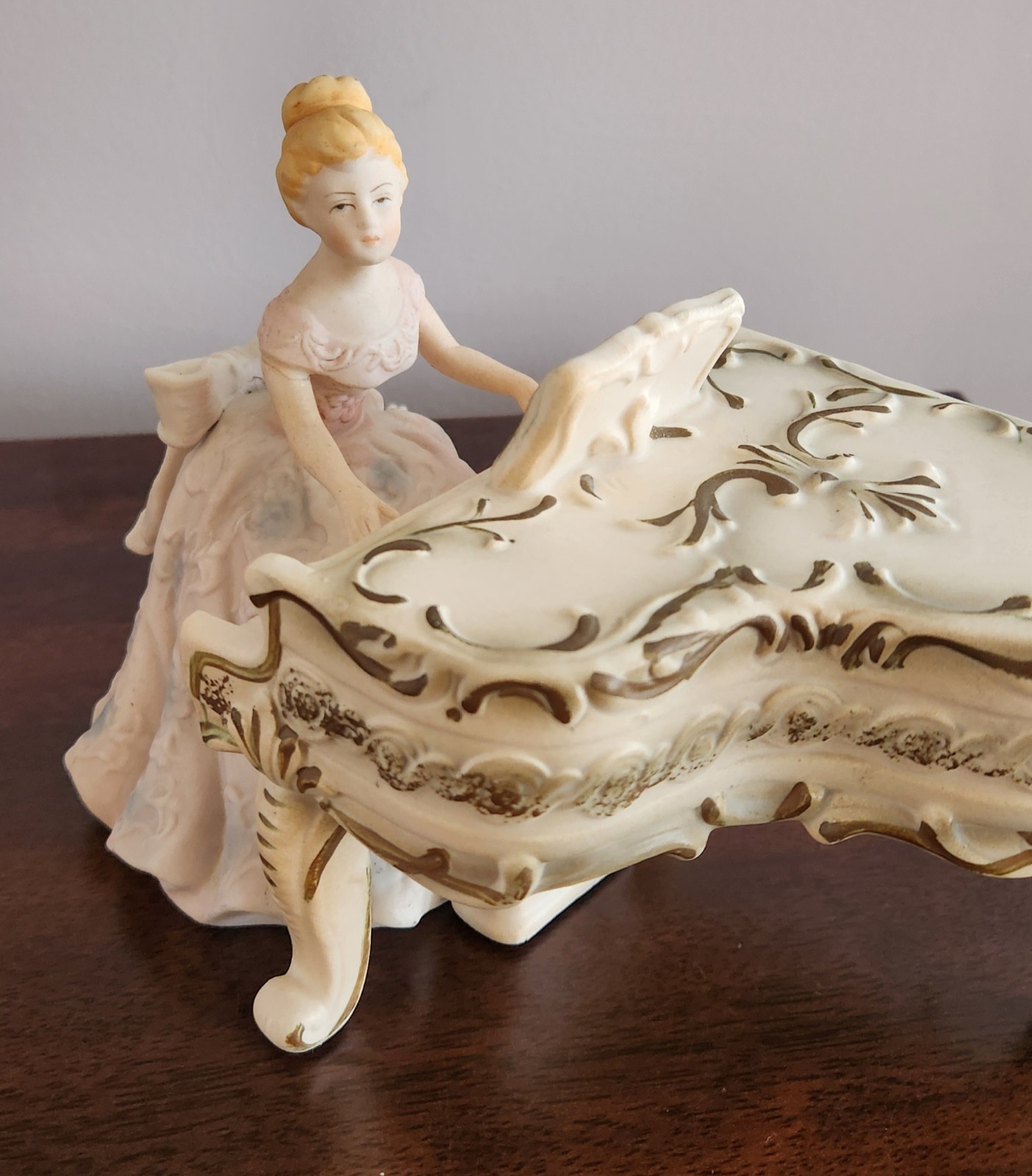 Vintage Lenwile Ardalt Porcelain Night Light of Woman Playing Piano - Works Vintage Lenwile Ardalt Porcelain Night Light of Woman Playing Piano - Works