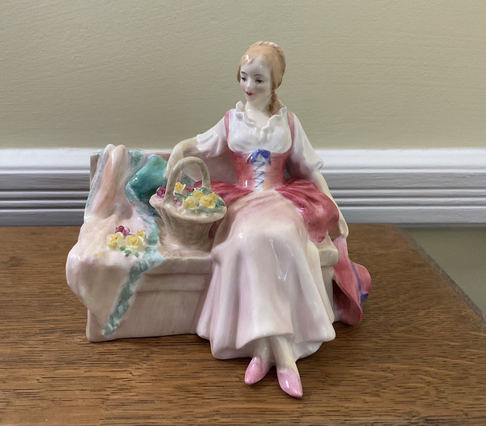 1942 Royal Doulton Figurine HN1899 Midsummer Noon Harradine England Bone China