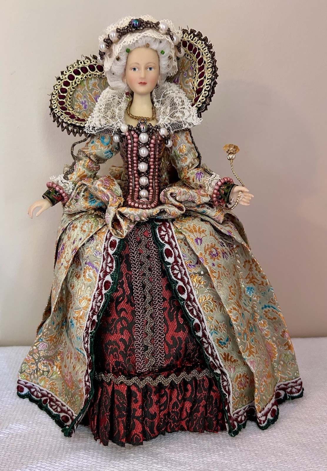 Vintage Queen Elizabeth II Coronation Royalty Doll 10” Vintage Queen Elizabeth II Coronation Royalty Doll 10”