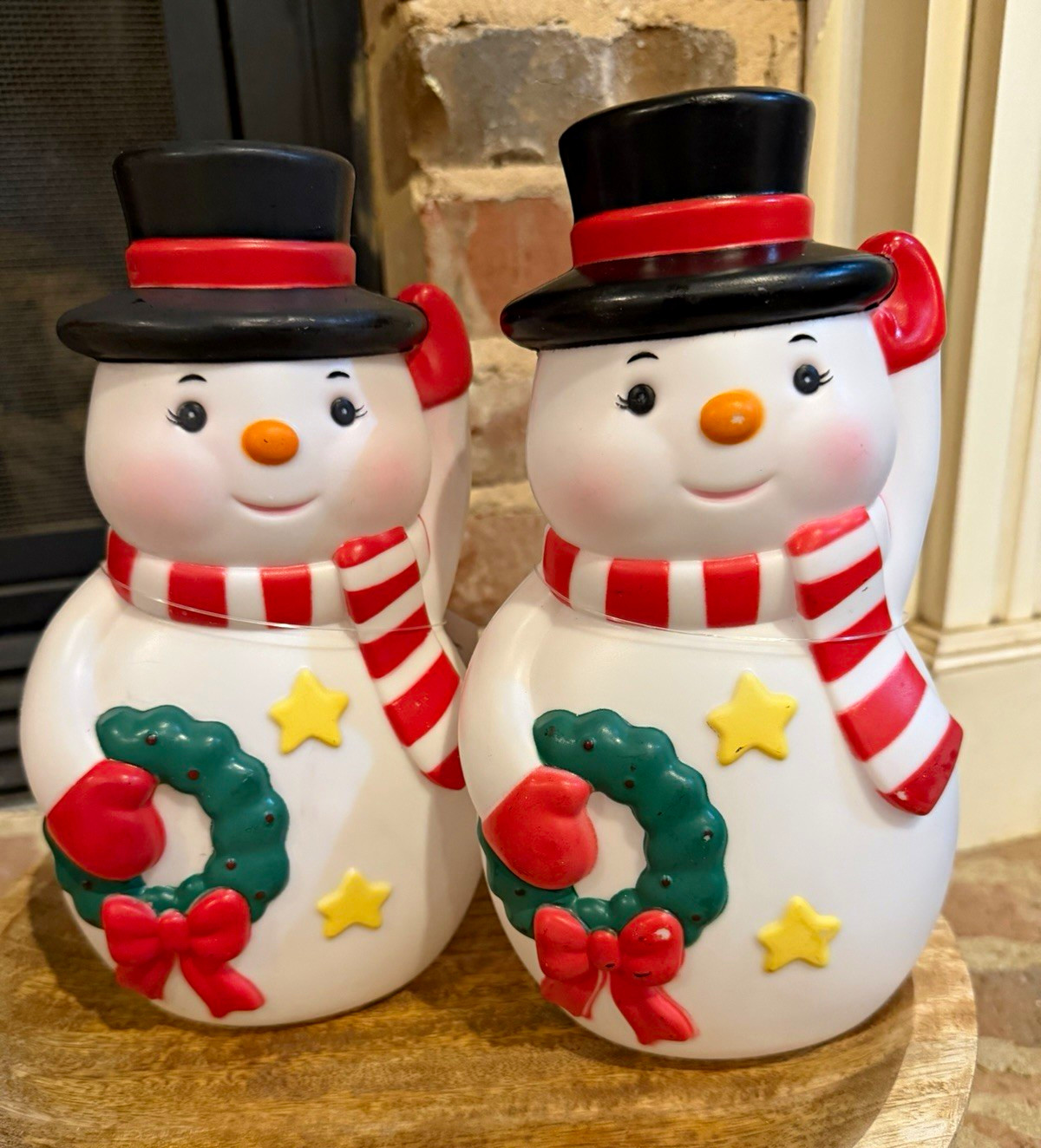 Holiday Style Lighted Snowman Blow Mold Christmas Decor Wreath Top Hat Vintage