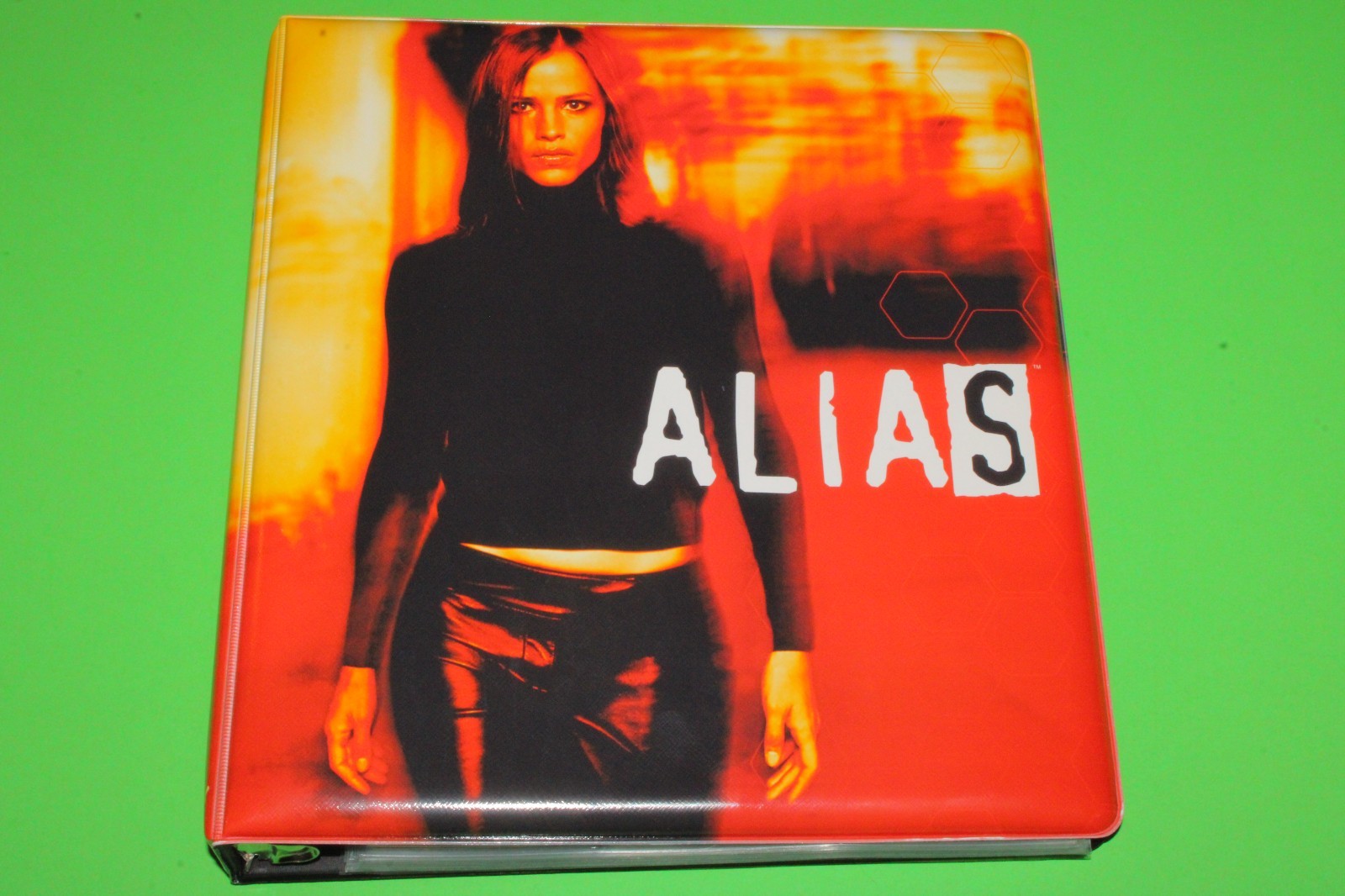 Alias Season One 2002 Inkworks 81 BASE FOIL card set + BINDER + Wrapper Alias Season One 2002 Inkworks 81 BASE FOIL card set + BINDER + Wrapper