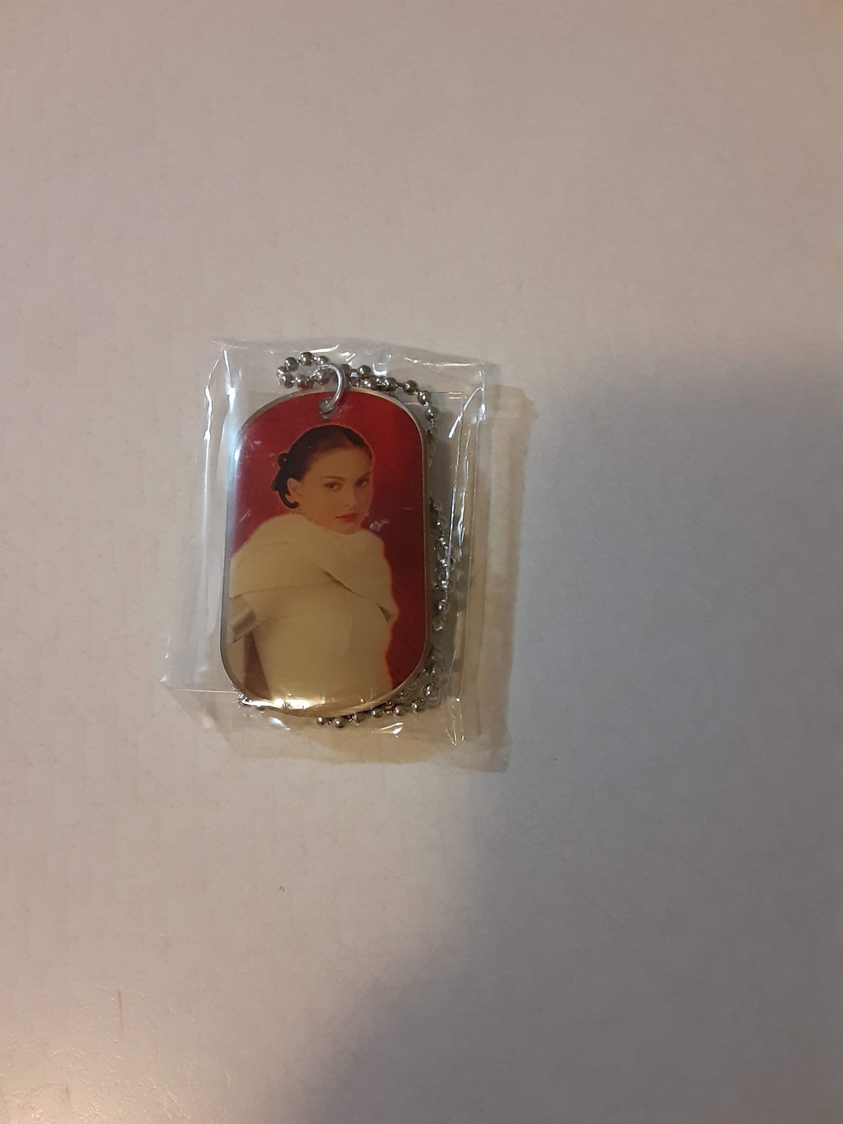 2011 Topps Star Wars Lucasfilm PADME AMIDALA Dog Tag 7 of 24 AOTC Sealed w/Chain 2011 Topps Star Wars Lucasfilm PADME AMIDALA Dog Tag 7 of 24 AOTC Sealed w/Chain
