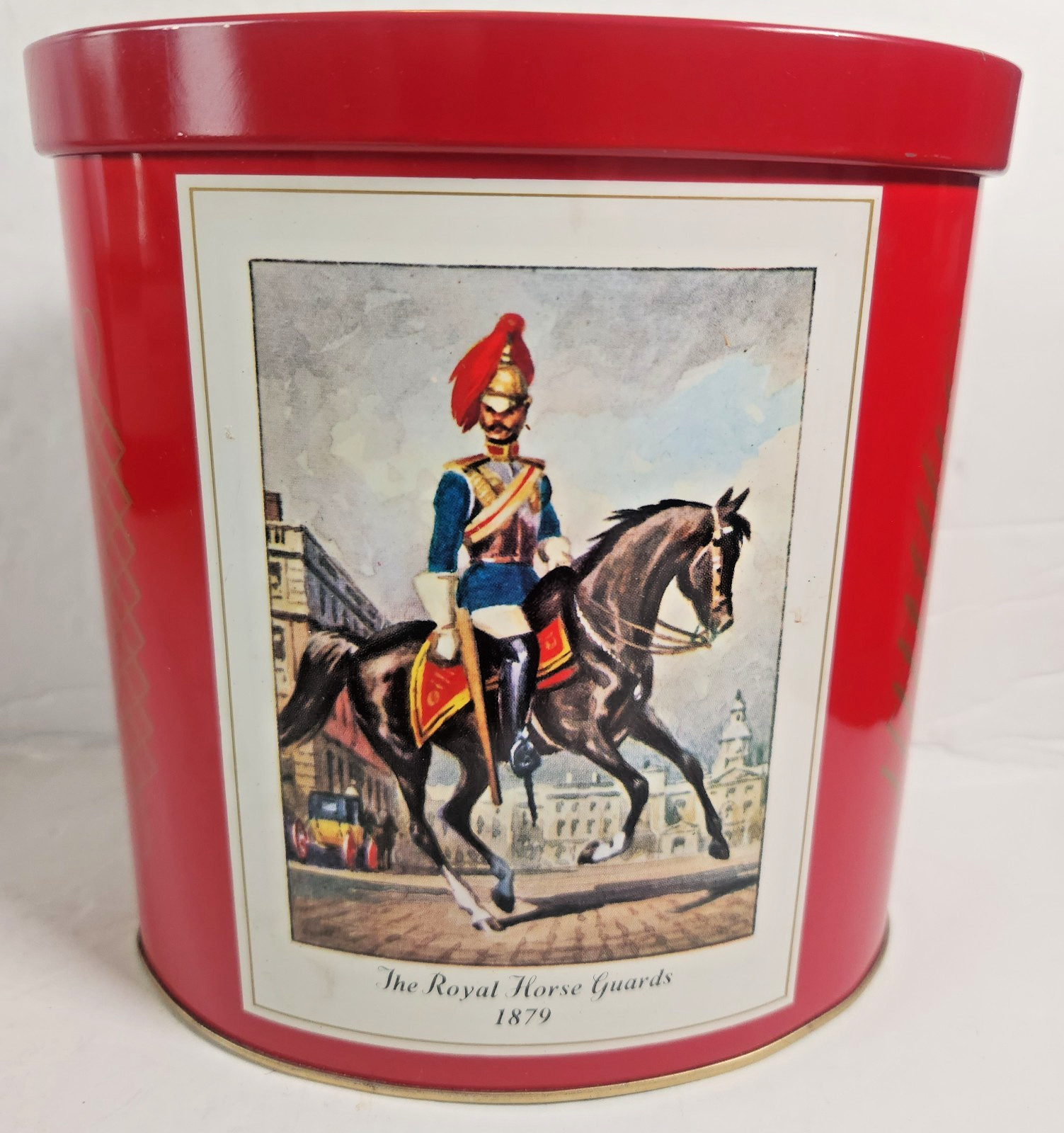 GRAY DUNN VINTAGE SCOTTISH BISCUIT TIN THE ROYAL HORSEGUARDS RED 6 GRAY DUNN VINTAGE SCOTTISH BISCUIT TIN THE ROYAL HORSEGUARDS RED 6