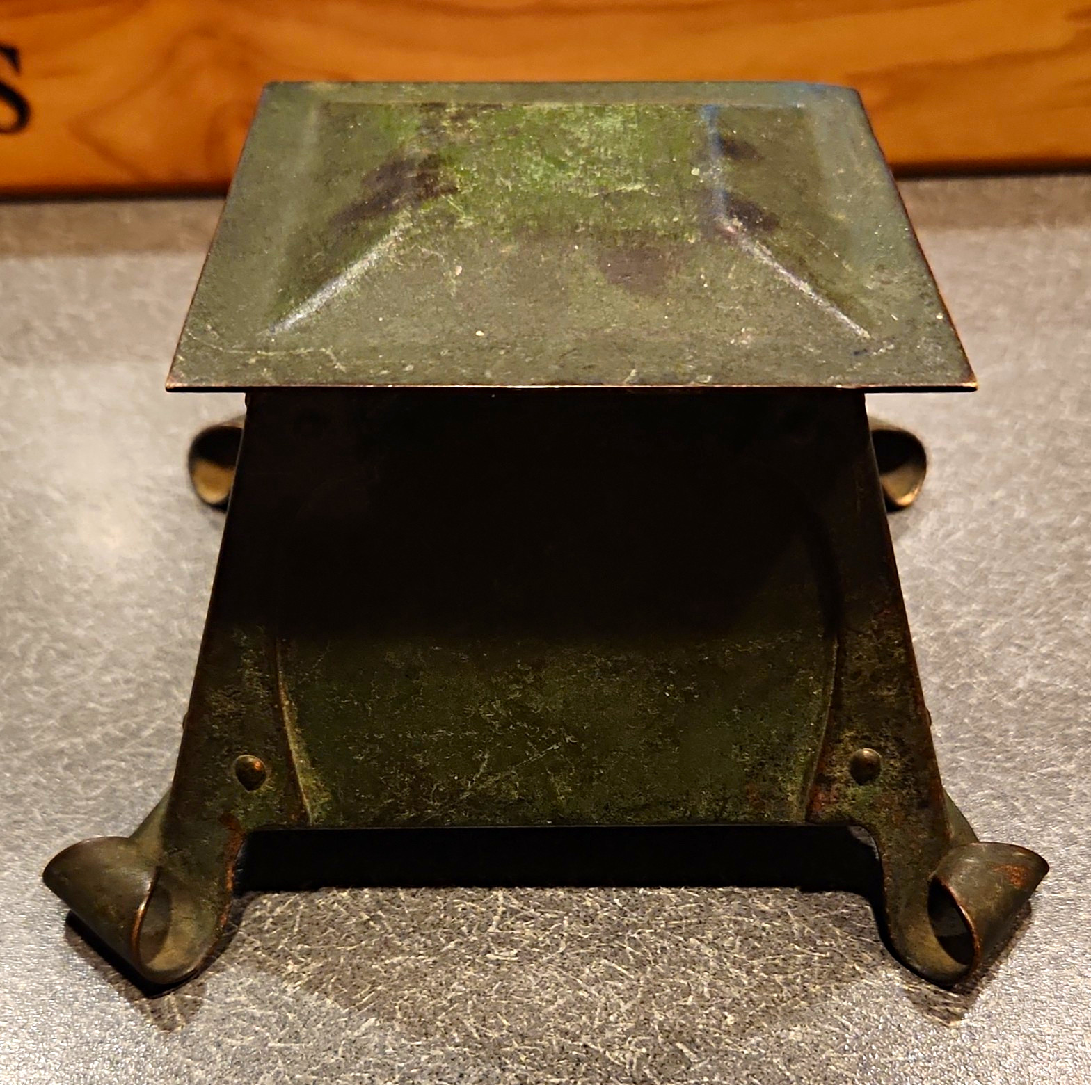 Antique Arts & Crafts Brass Inkwell – Buffalo Arts Crafts Shop (c. 1902-1906) Antique Arts & Crafts Brass Inkwell – Buffalo Arts Crafts Shop (c. 1902-1906)