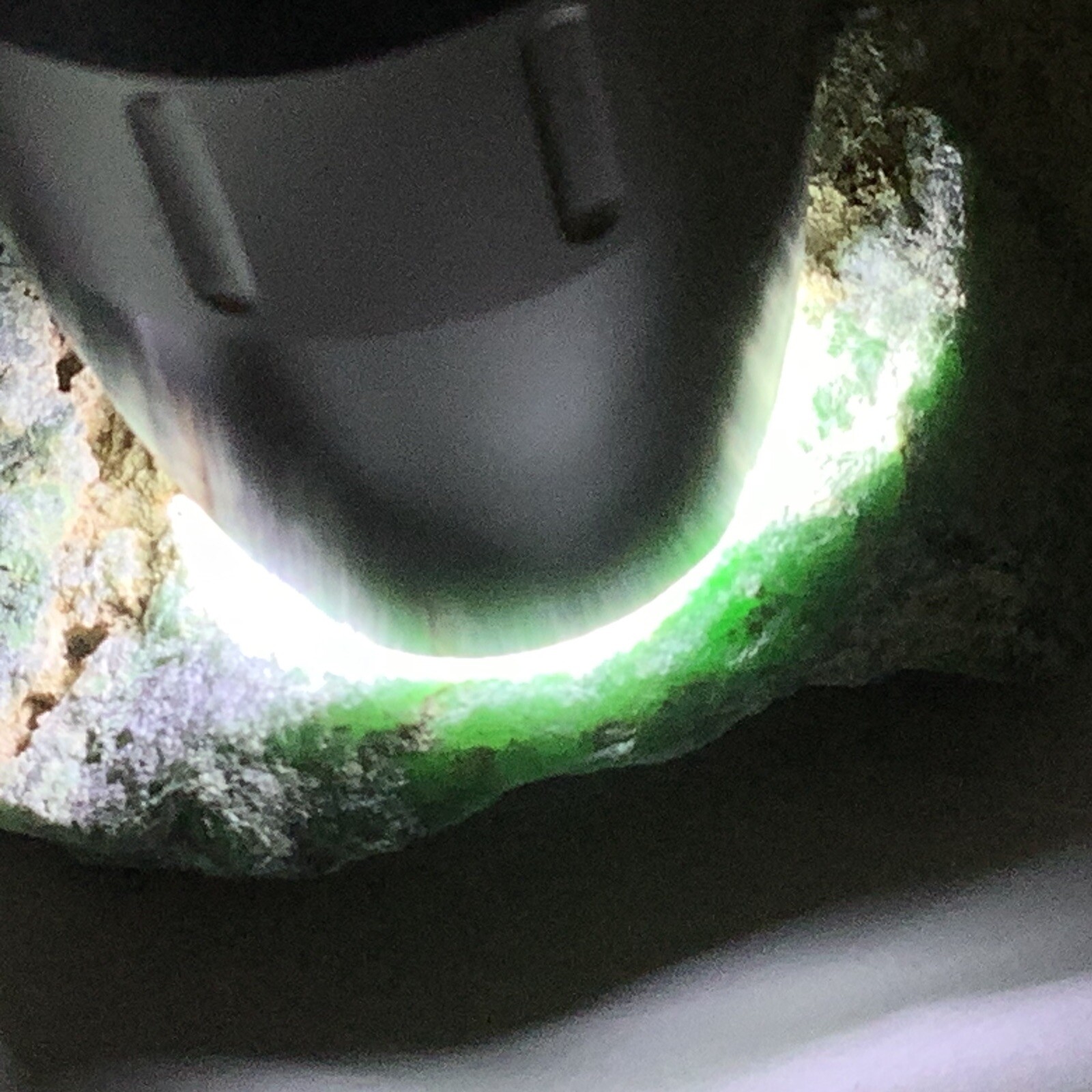 Siberian Jadeite Stone Ventifact Chromium Green Jadeite Jade Pebble Siberia 141g Siberian Jadeite Stone Ventifact Chromium Green Jadeite Jade Pebble Siberia 141g