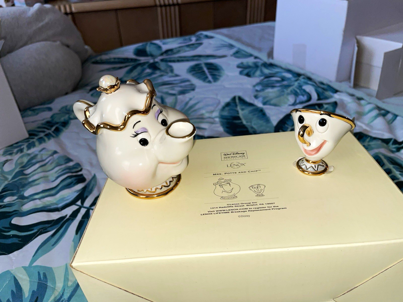 Lenox Disney Mrs. Potts & Chip , Beauty & The Beast, 24k Gold Figurine Set Lenox Disney Mrs. Potts & Chip , Beauty & The Beast, 24k Gold Figurine Set
