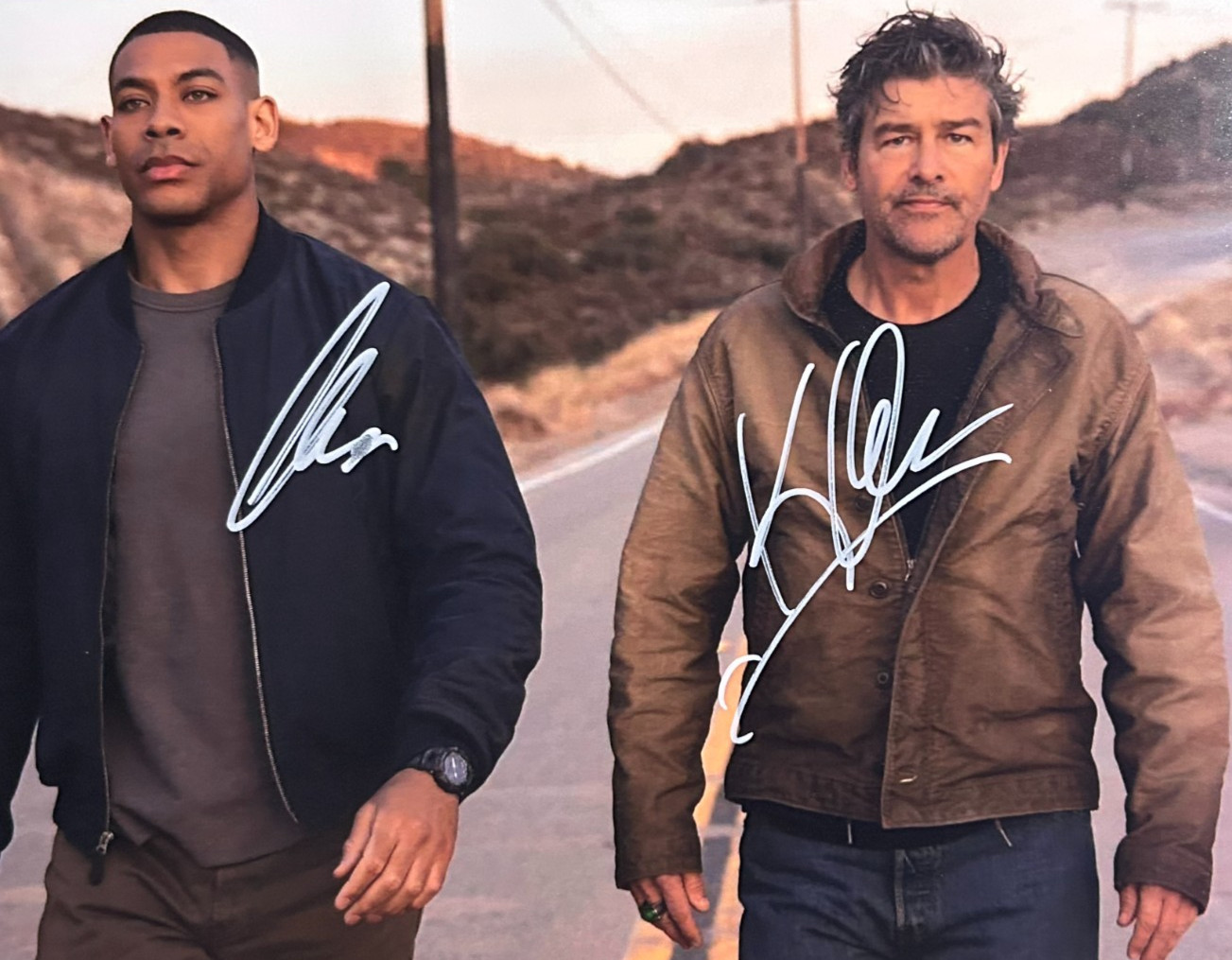 LANTERNS Signed (Kyle Chandler, Aaron Pierre) 8x10\