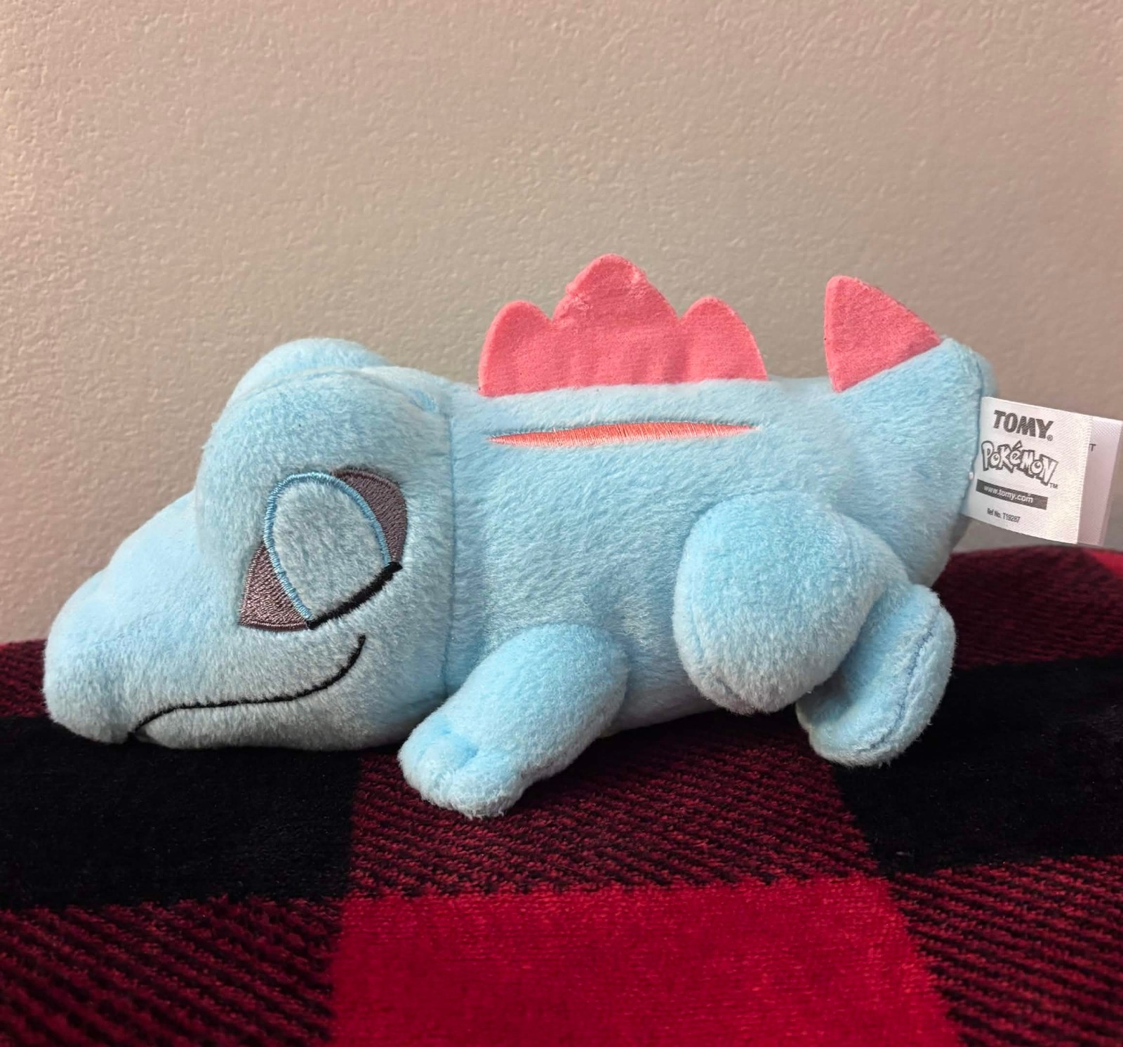 2018 Rare Tomy Legacy Gamestop Sleeping Totodile Plush no Box 8.5\ 2018 Rare Tomy Legacy Gamestop Sleeping Totodile Plush no Box 8.5\