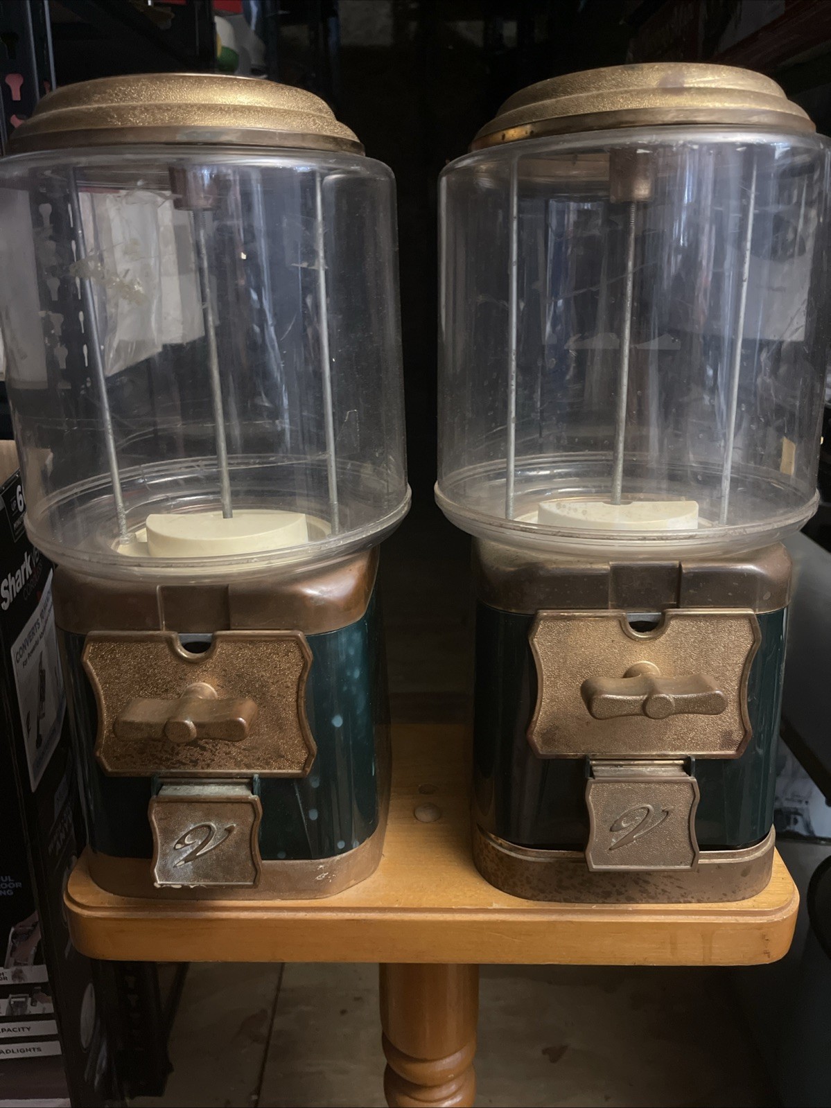 Quarter - Double Gumball Machine w/Stand Quarter - Double Gumball Machine w/Stand