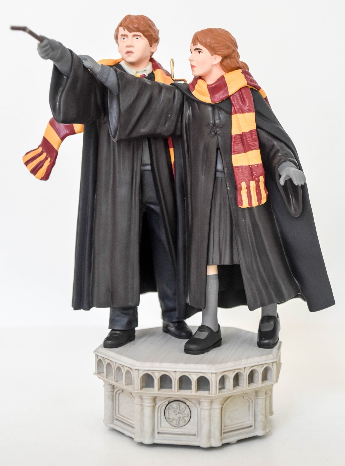 Hallmark  Ron Weasley and Hermione Granger  Harry Potter  Keepsake Ornament 2025